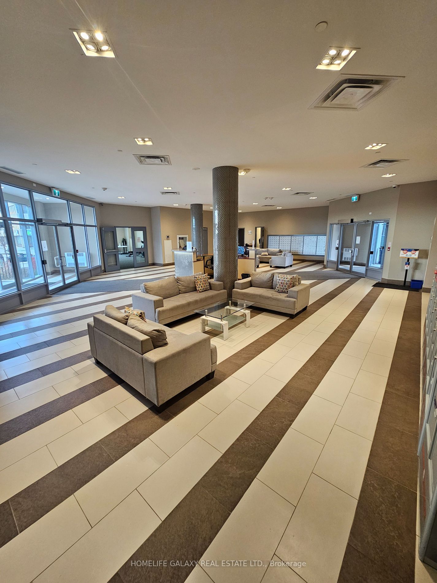 2152 Lawrence Ave E, #607