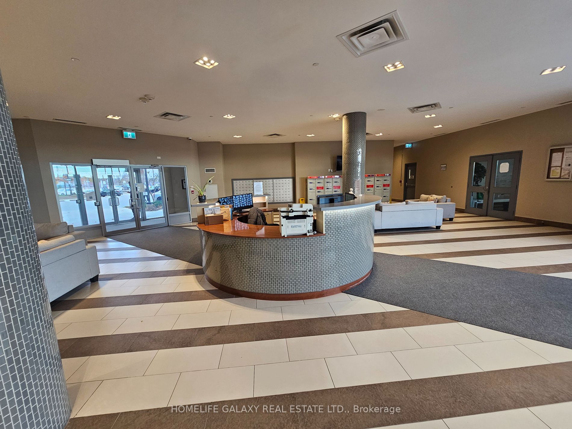 2152 Lawrence Ave E, #607