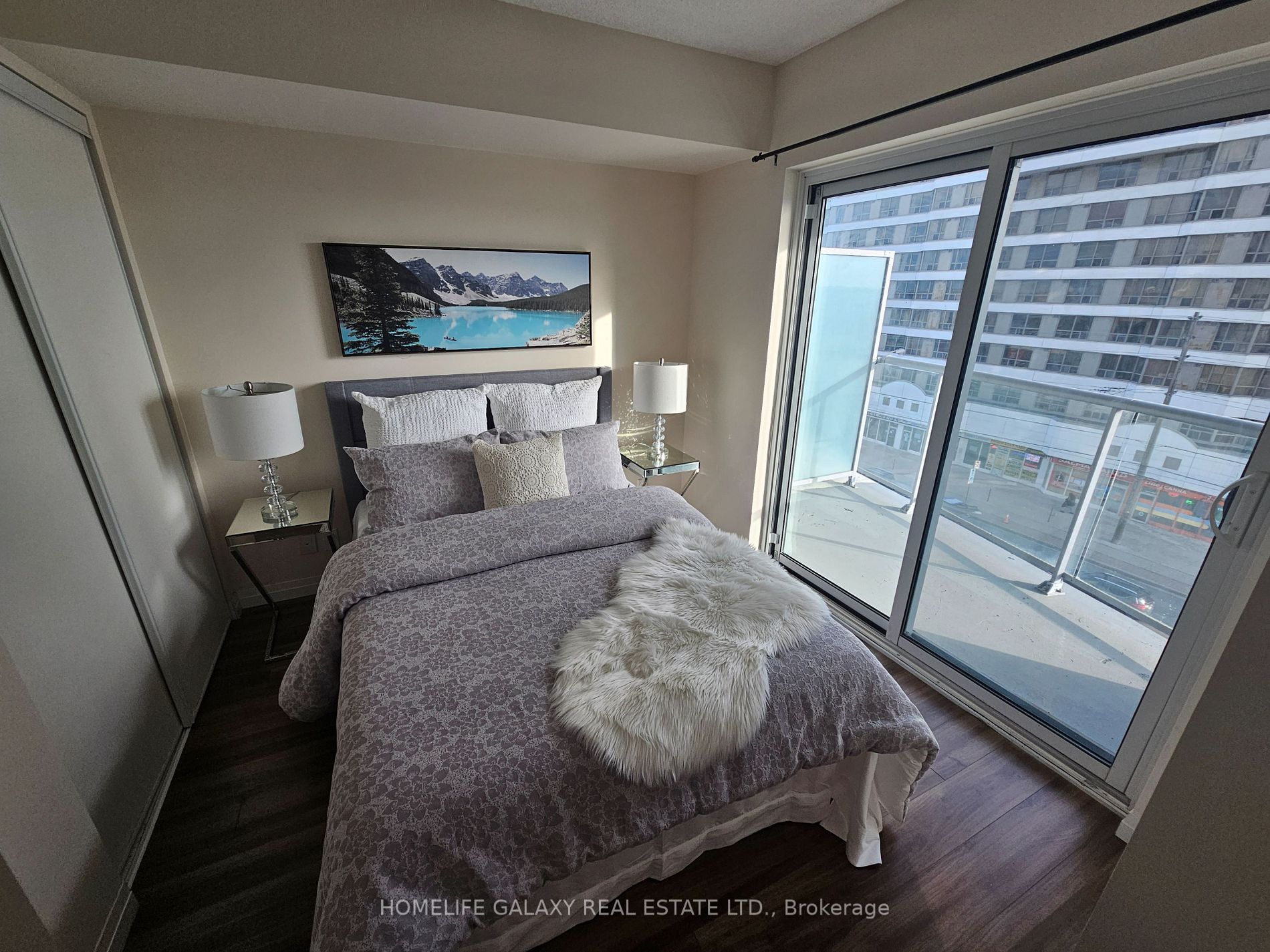 2152 Lawrence Ave E, #607