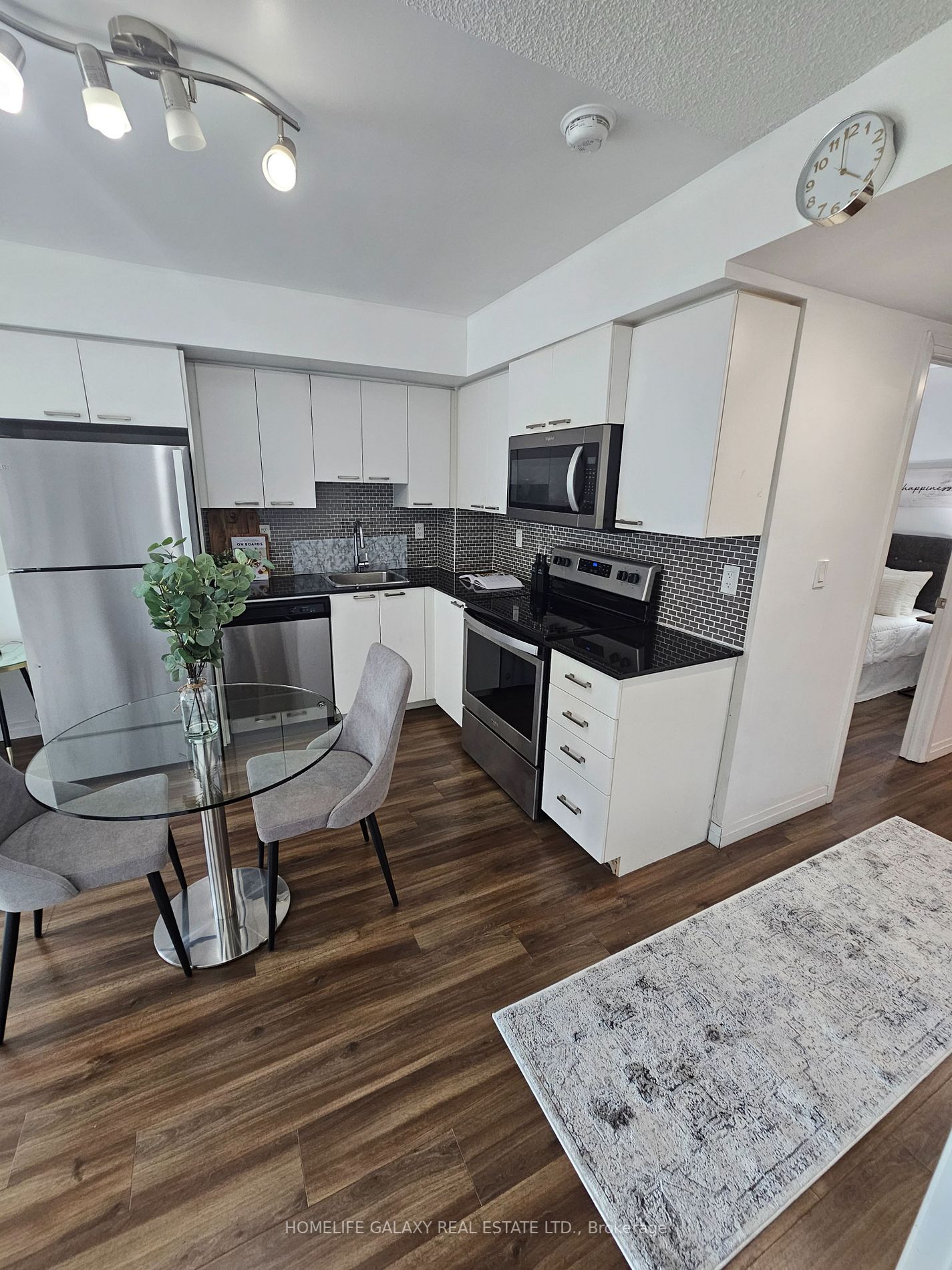 2152 Lawrence Ave E, #607