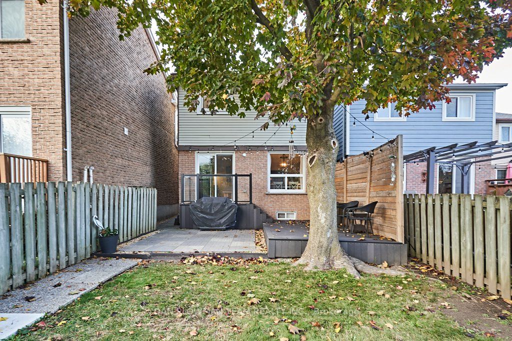 98 Greenfield Cres