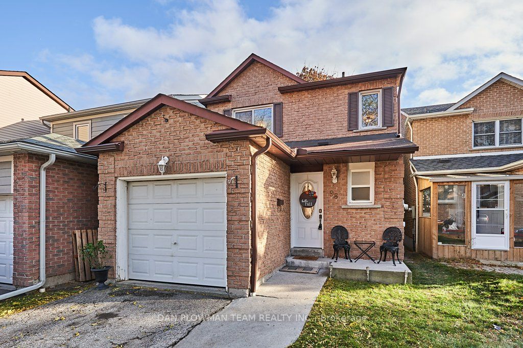 98 Greenfield Cres