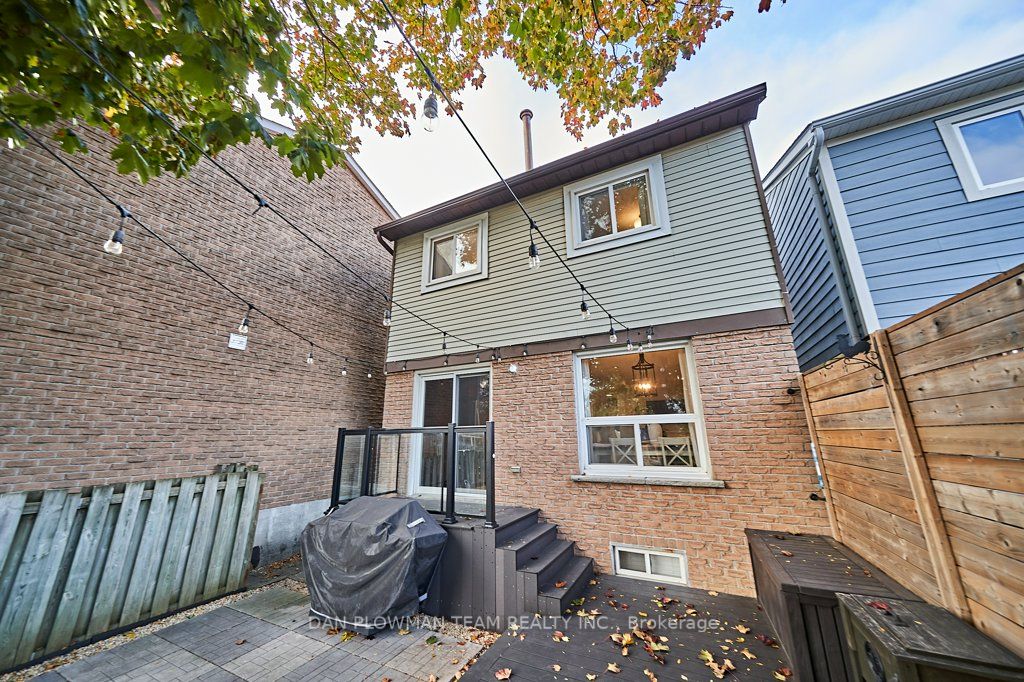 98 Greenfield Cres