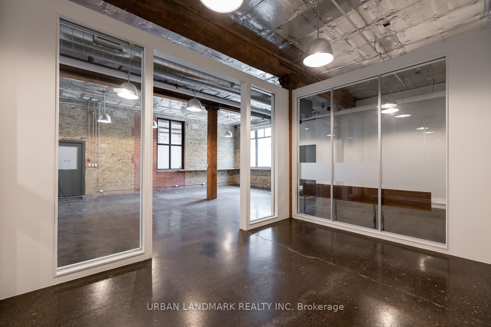 262 Carlaw Ave, #102