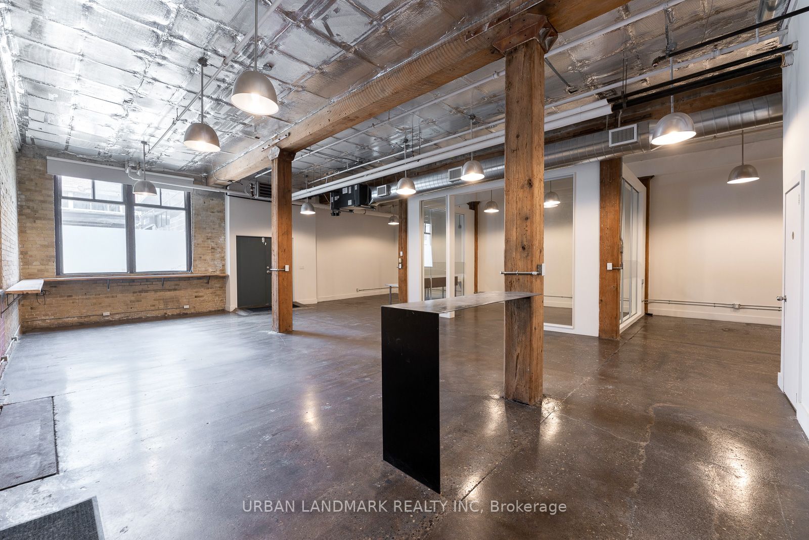 262 Carlaw Ave, #102