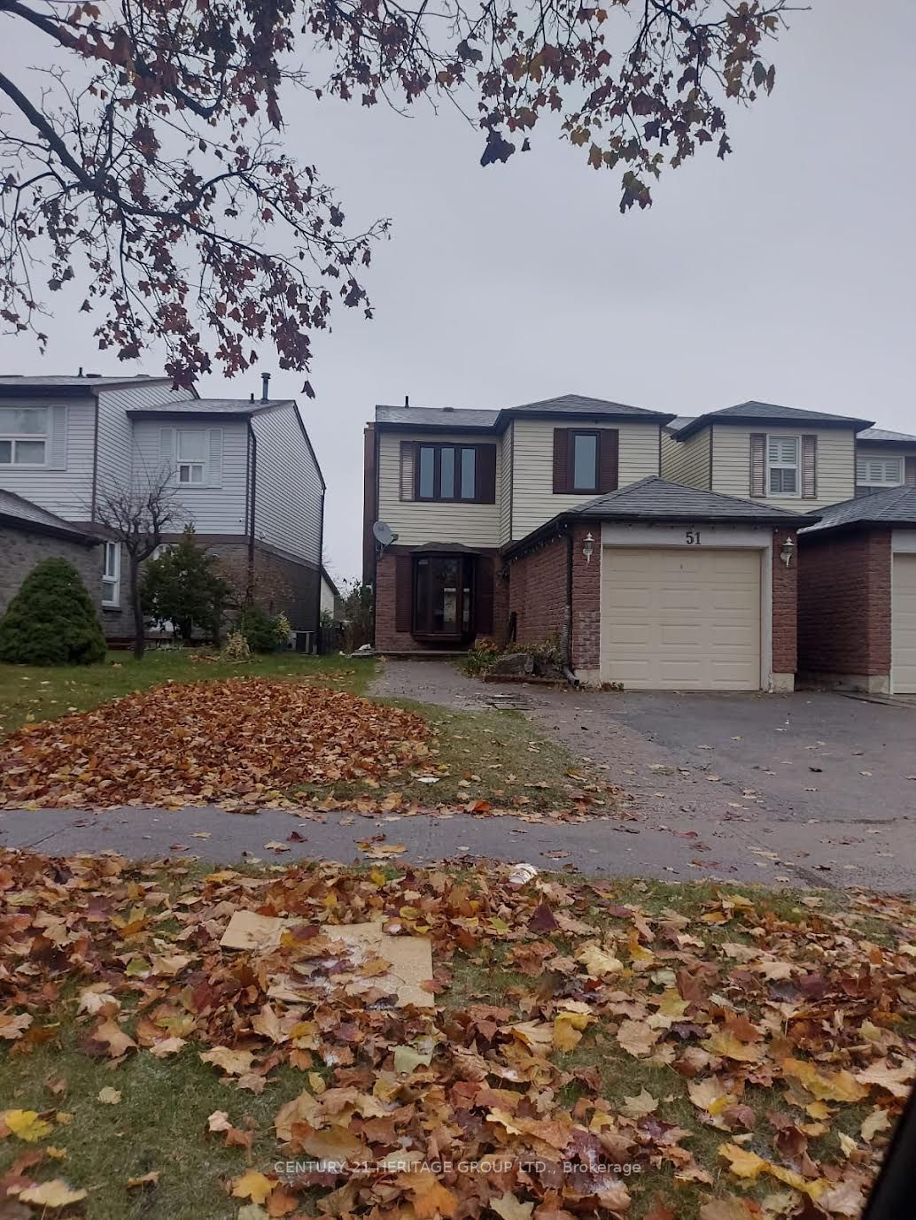 51 Muirlands Dr E