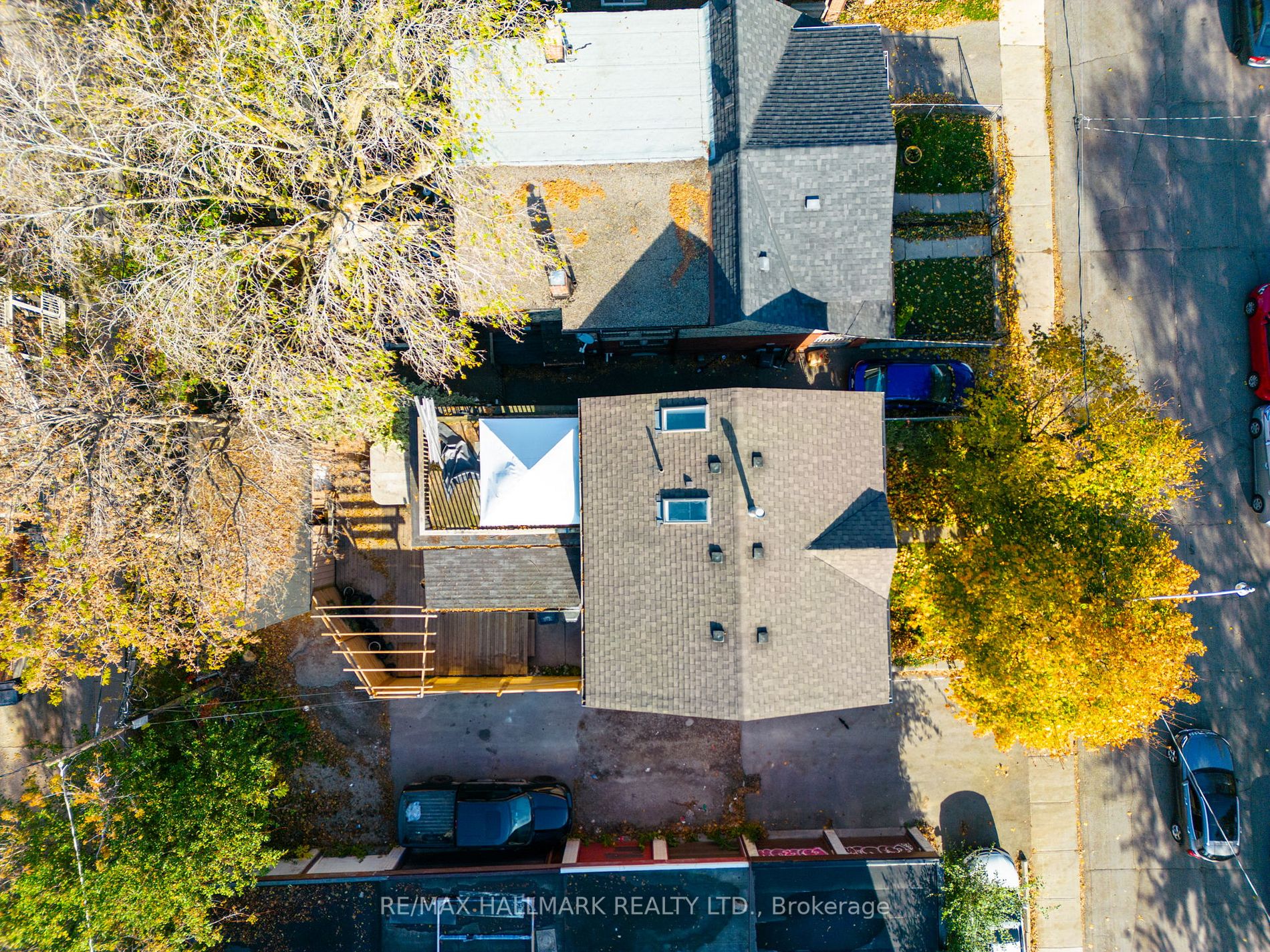 12 Hiltz Ave