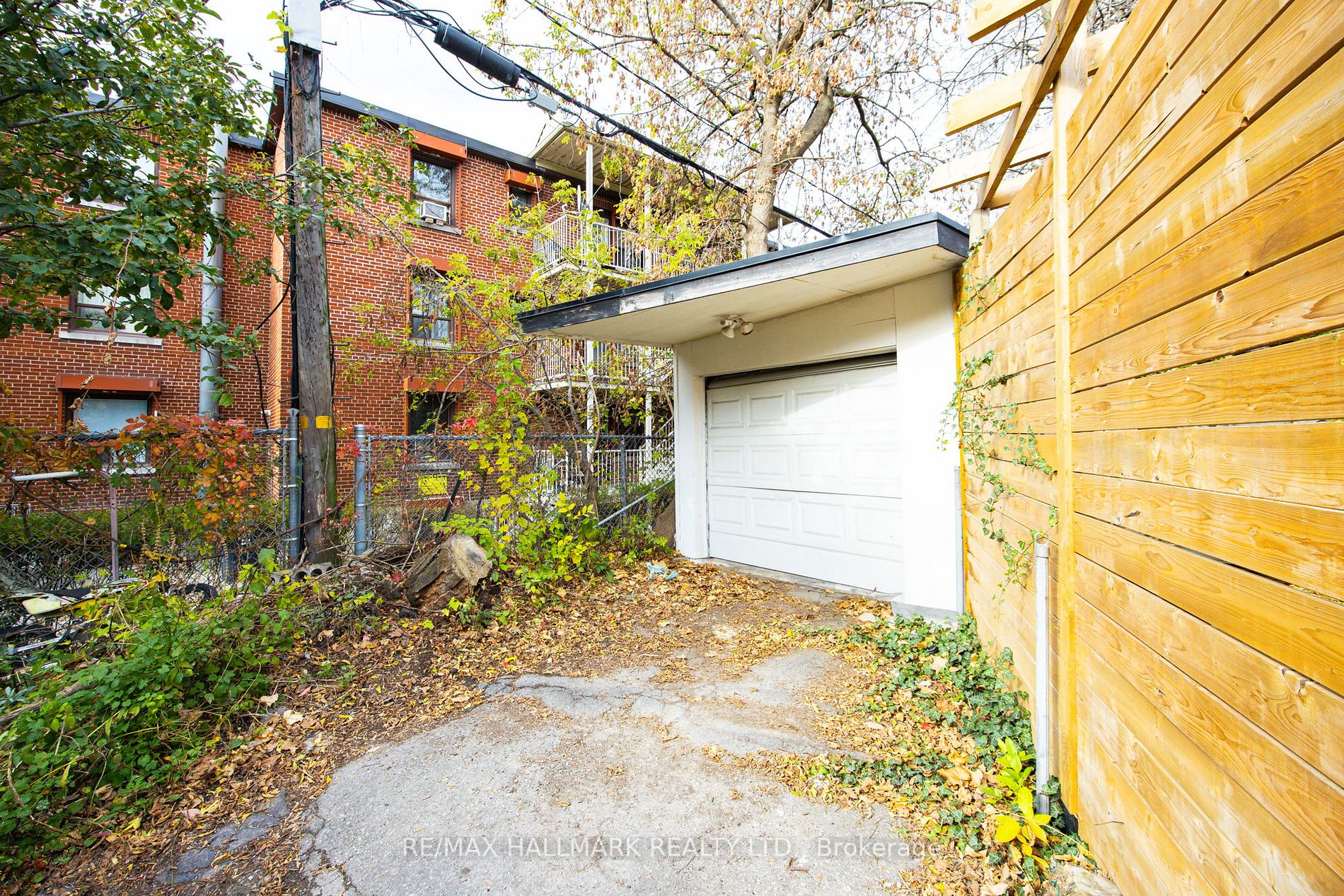 12 Hiltz Ave