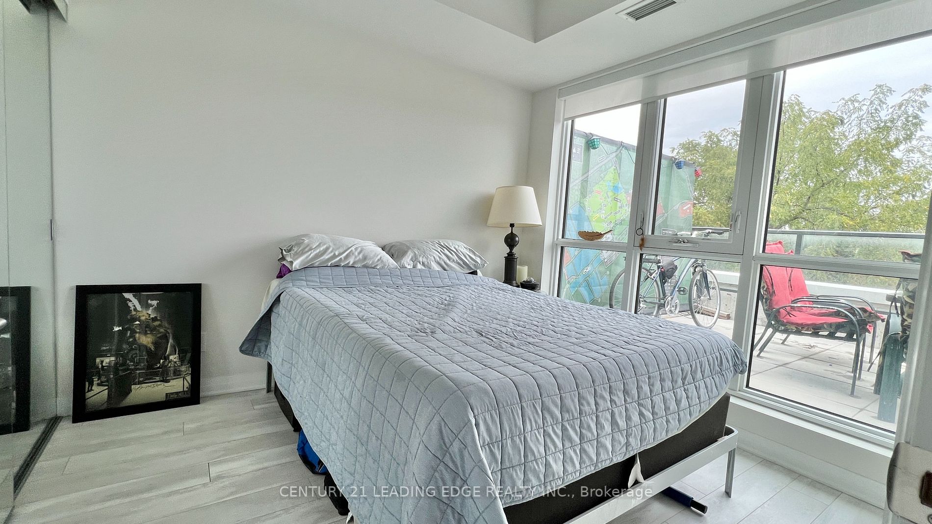 1630 Queen St E, #601