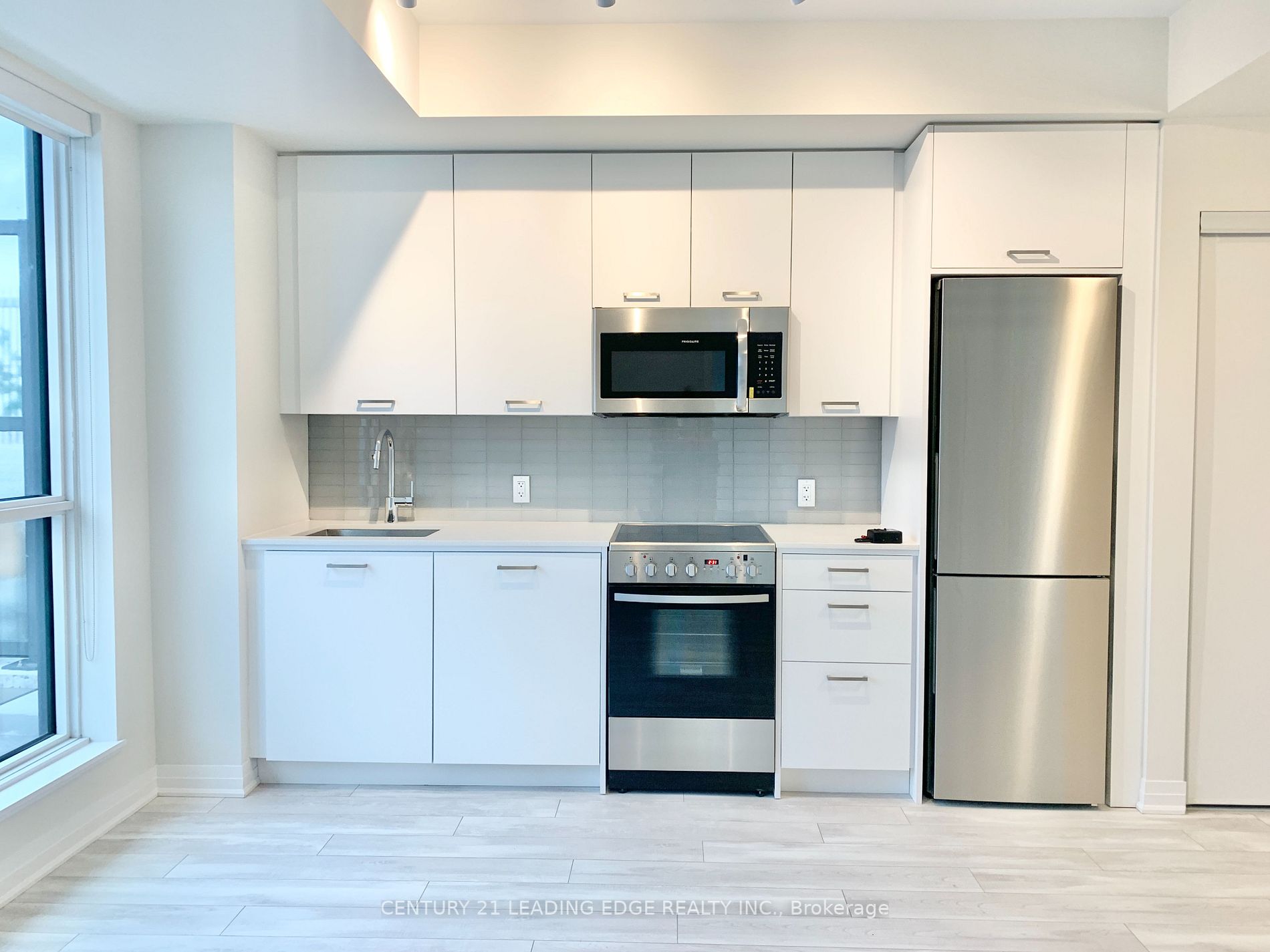 1630 Queen St E, #601