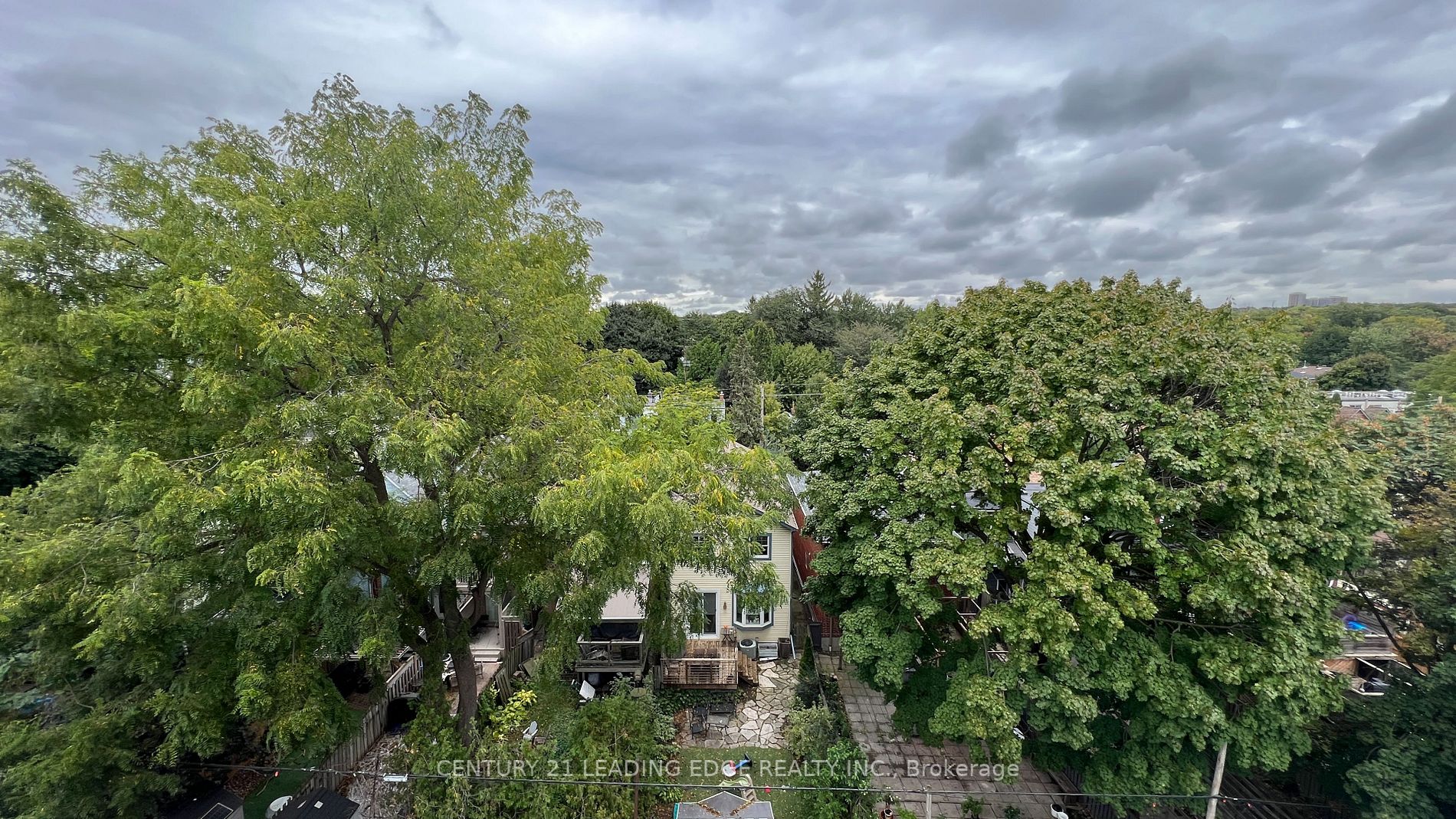1630 Queen St E, #601