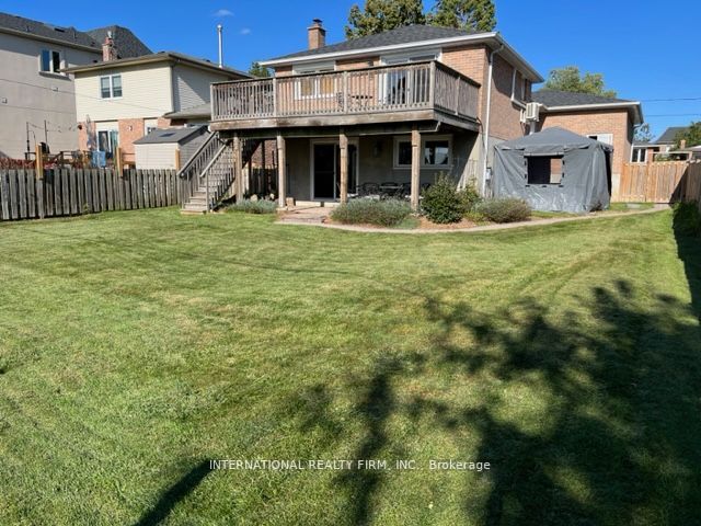 806 Fairview Ave