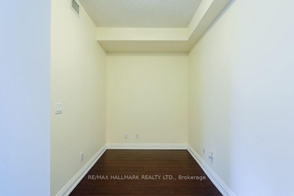 3520 Danforth Ave, #220