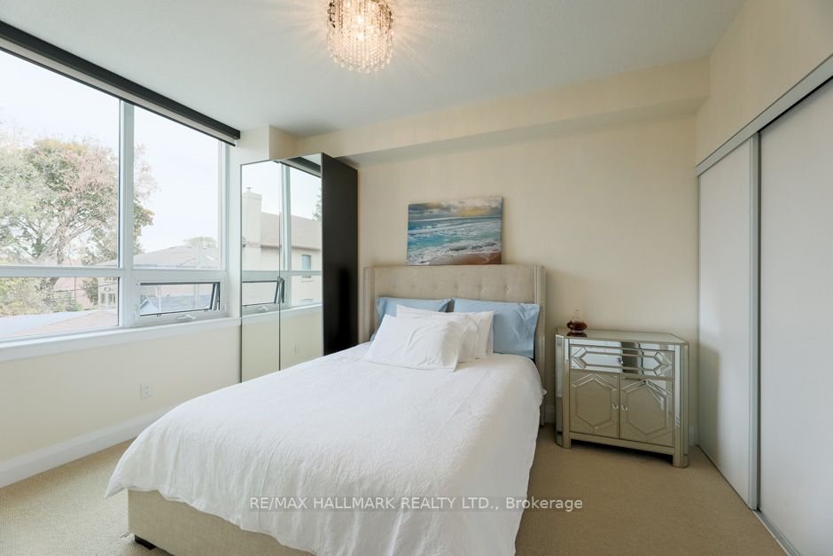3520 Danforth Ave, #220