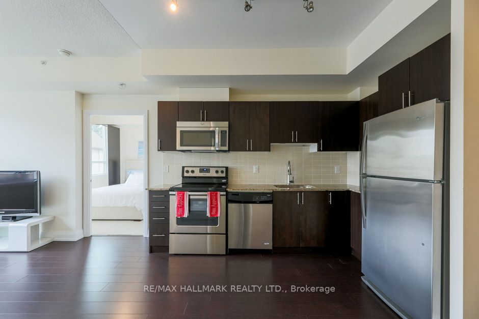 3520 Danforth Ave, #220