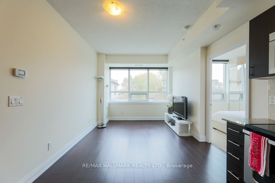 3520 Danforth Ave, #220