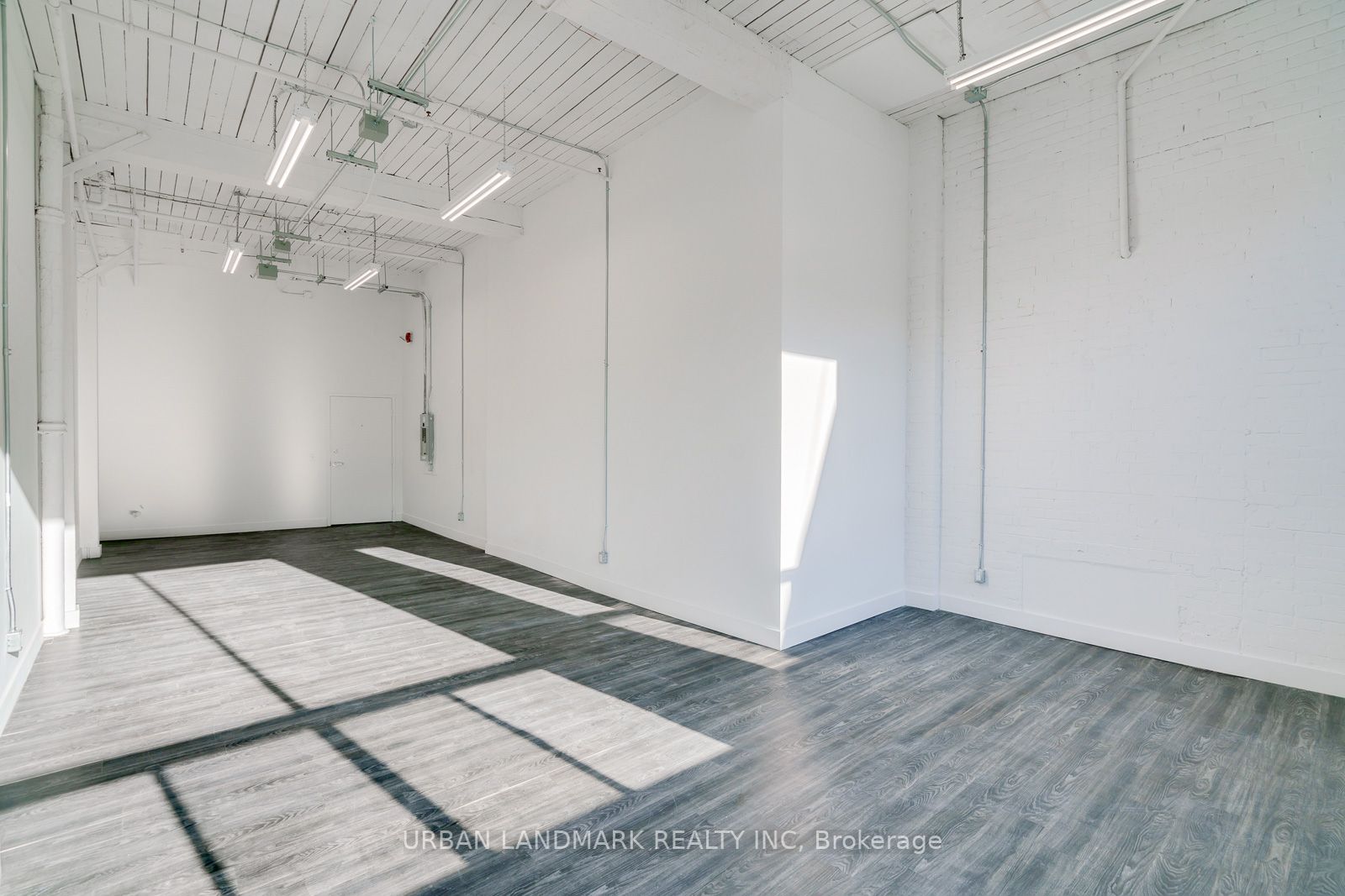 276 Carlaw Ave, #212B