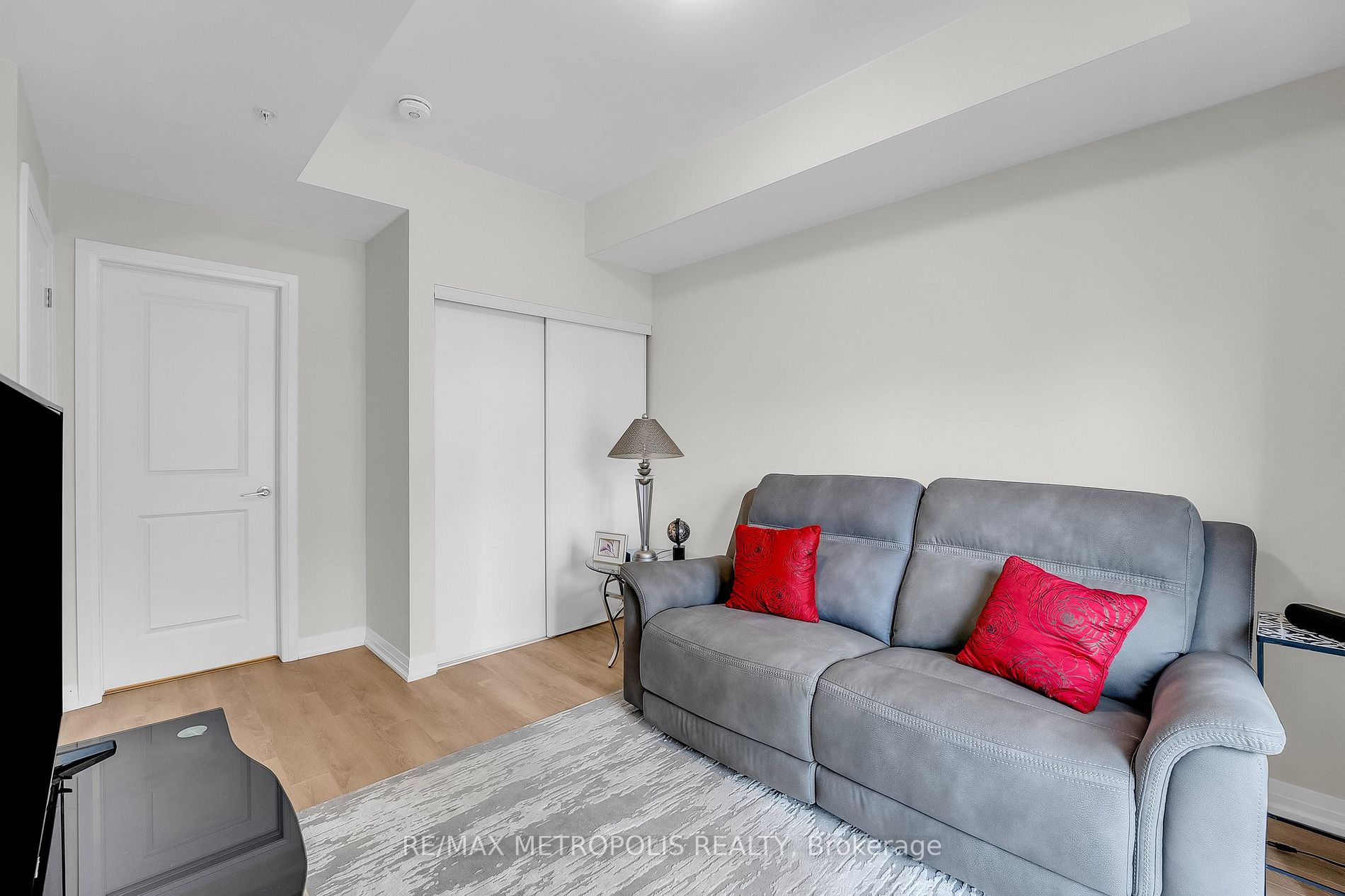 2635 William Jackson Drive, #909