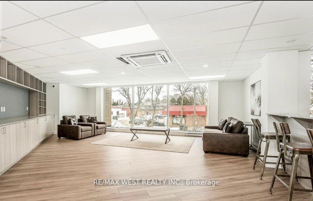 1 Falaise Rd, #211