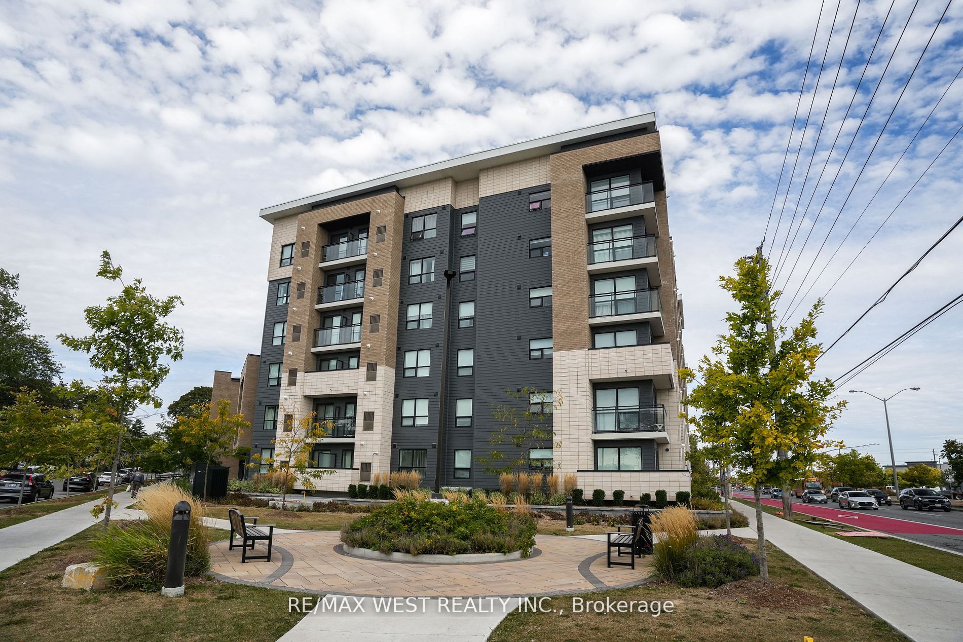 1 Falaise Rd, #211
