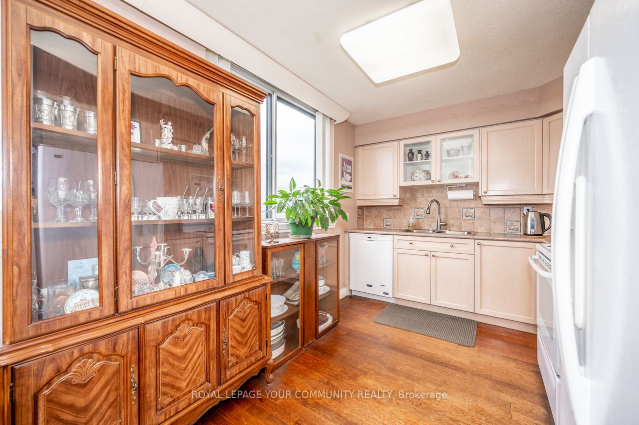 1665 Victoria Park Ave, #1106