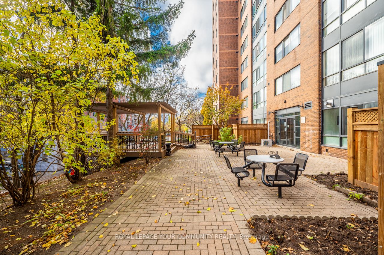 1665 Victoria Park Ave, #1106
