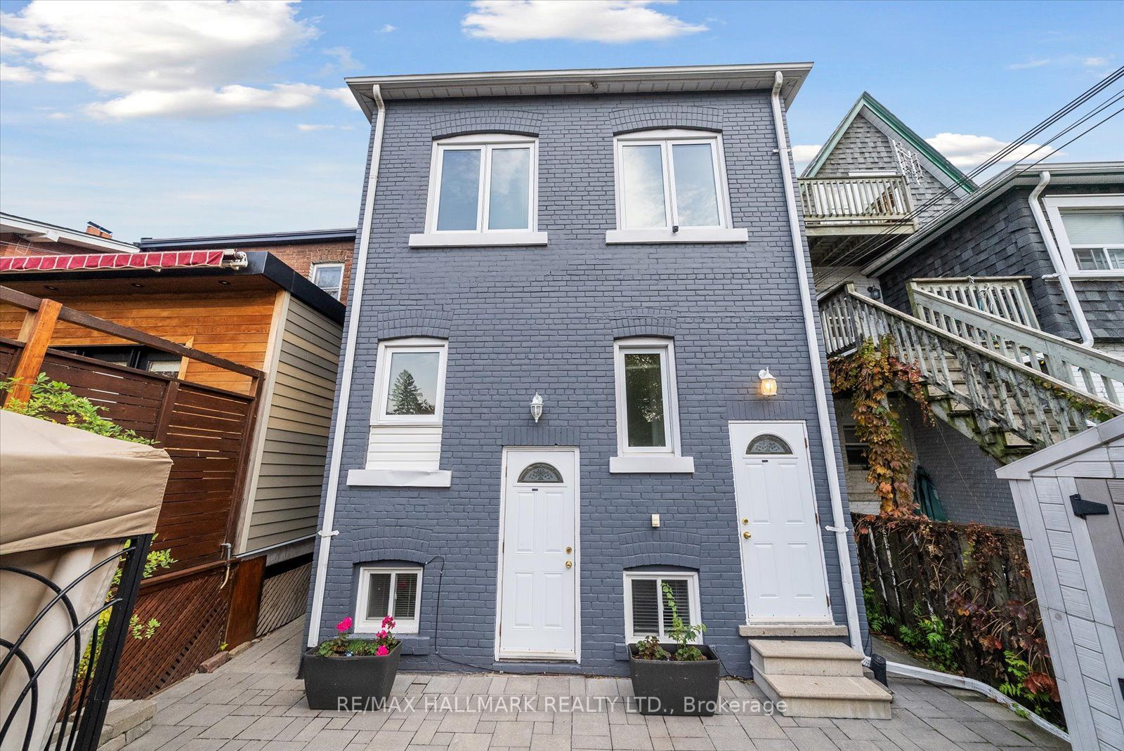 214 Woodbine Ave