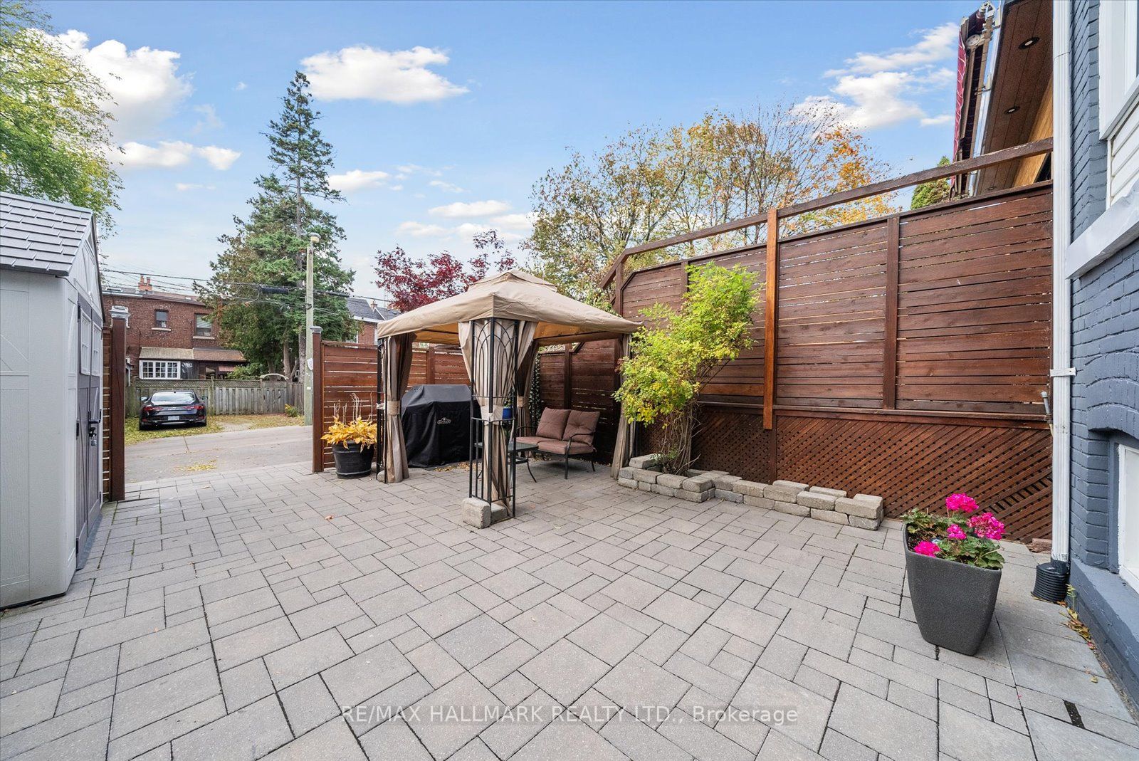 214 Woodbine Ave