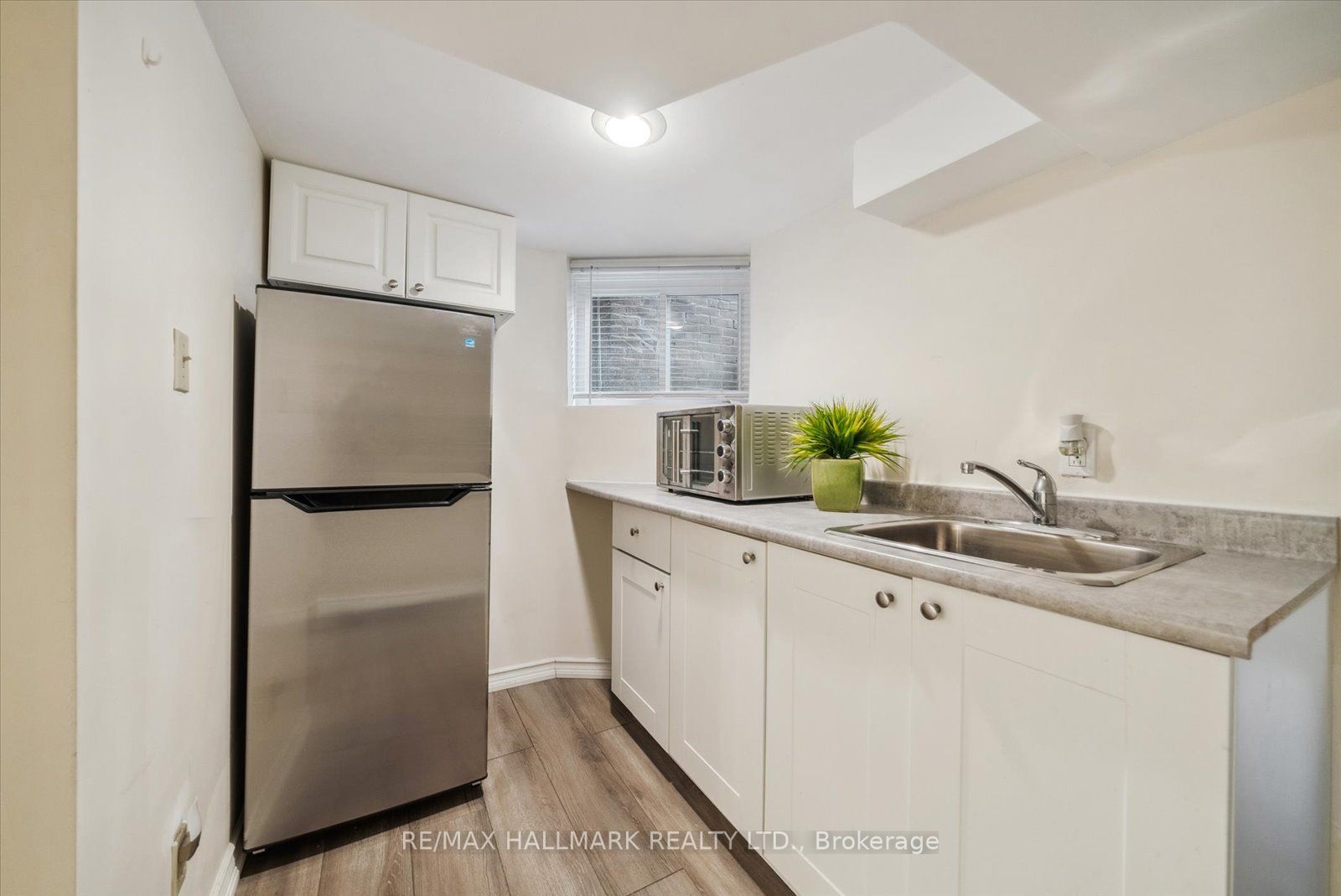 214 Woodbine Ave