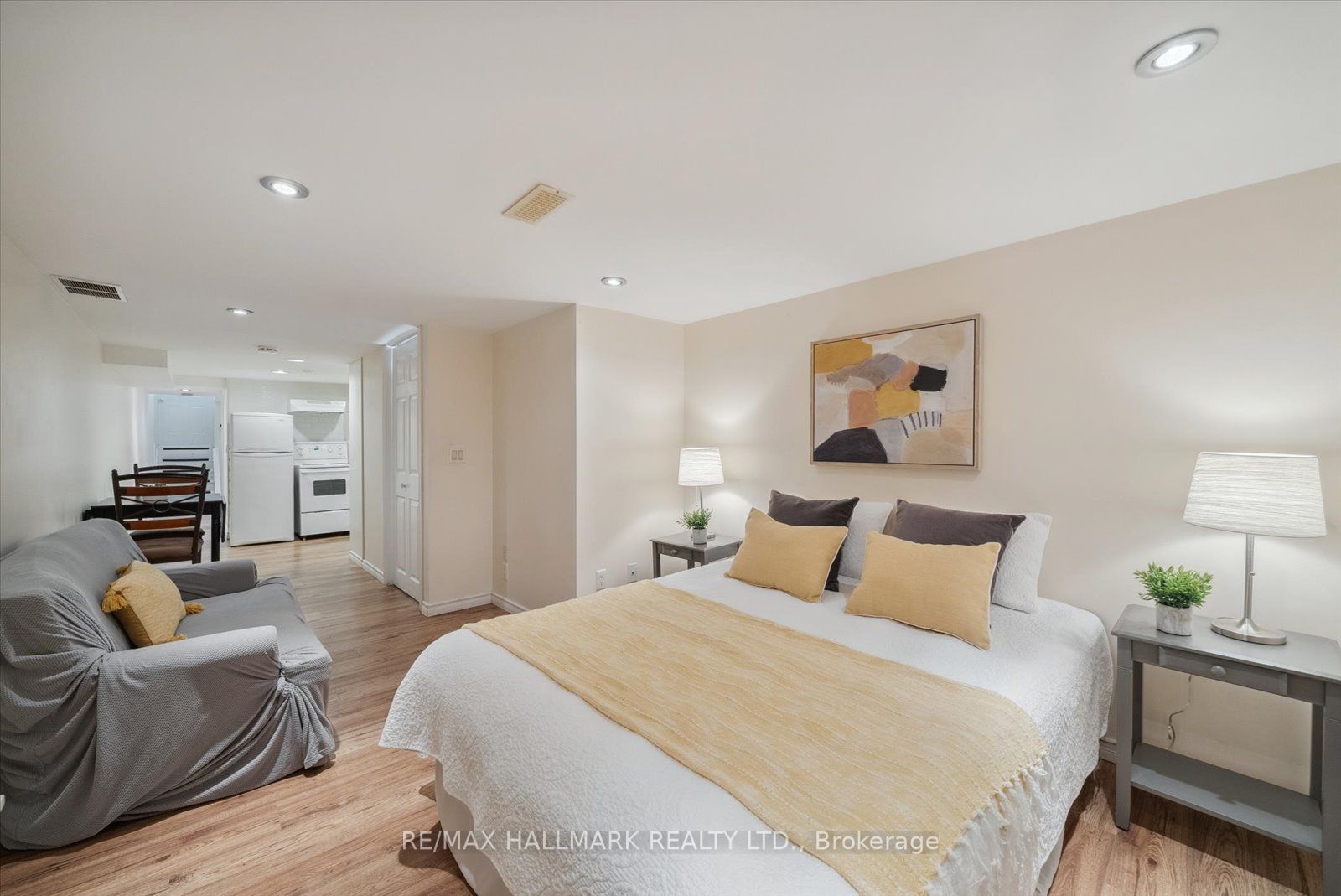 214 Woodbine Ave