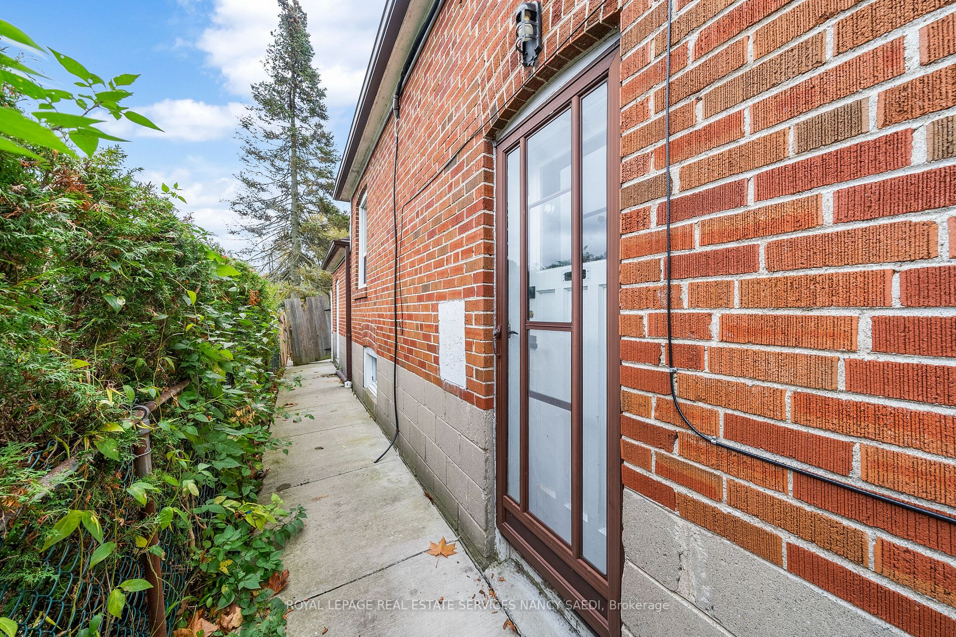 3 Bluewater Ave W