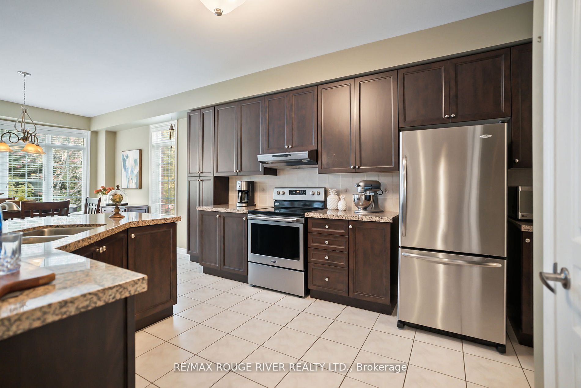 121 Rivers Edge Pl
