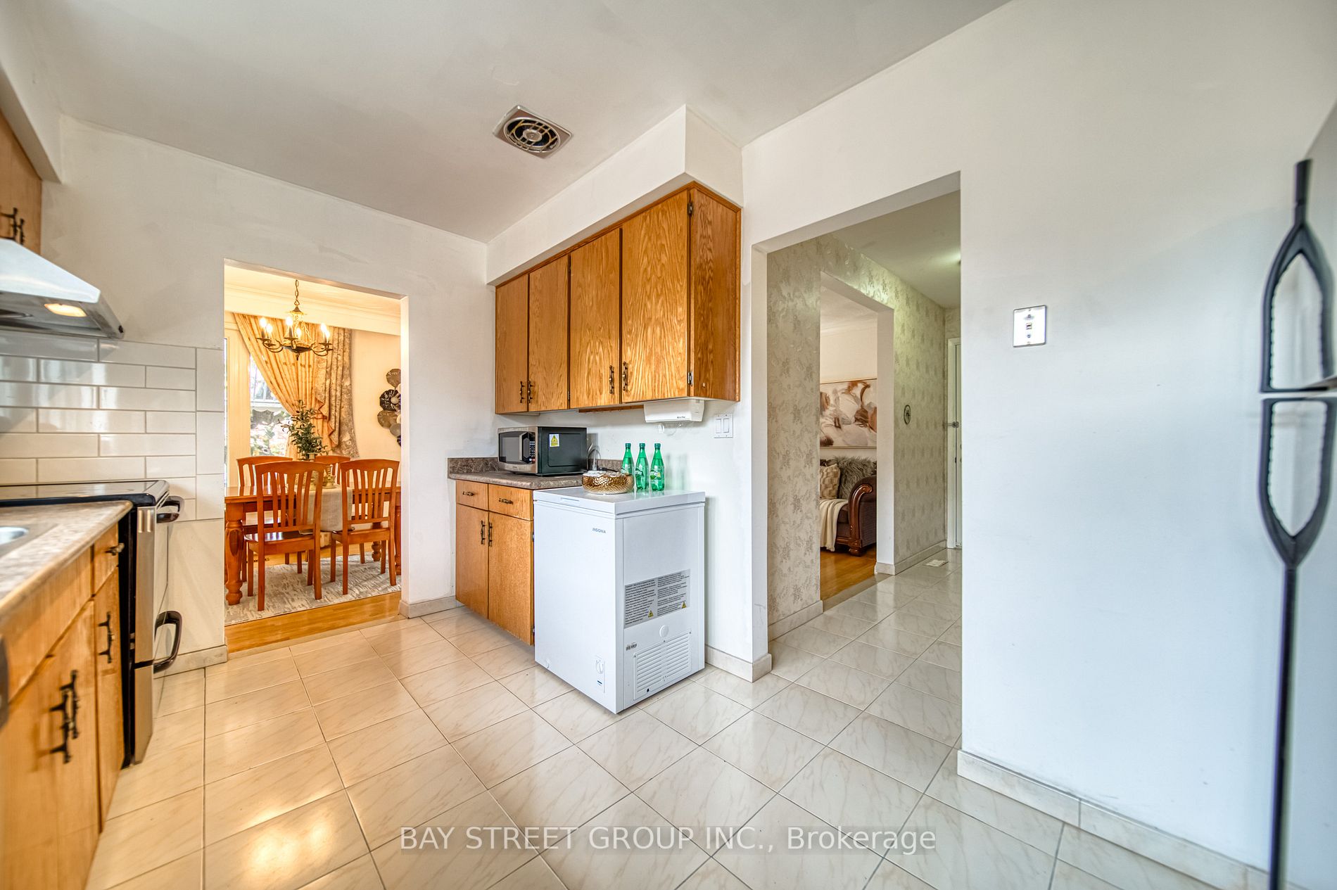 67 Araman Dr
