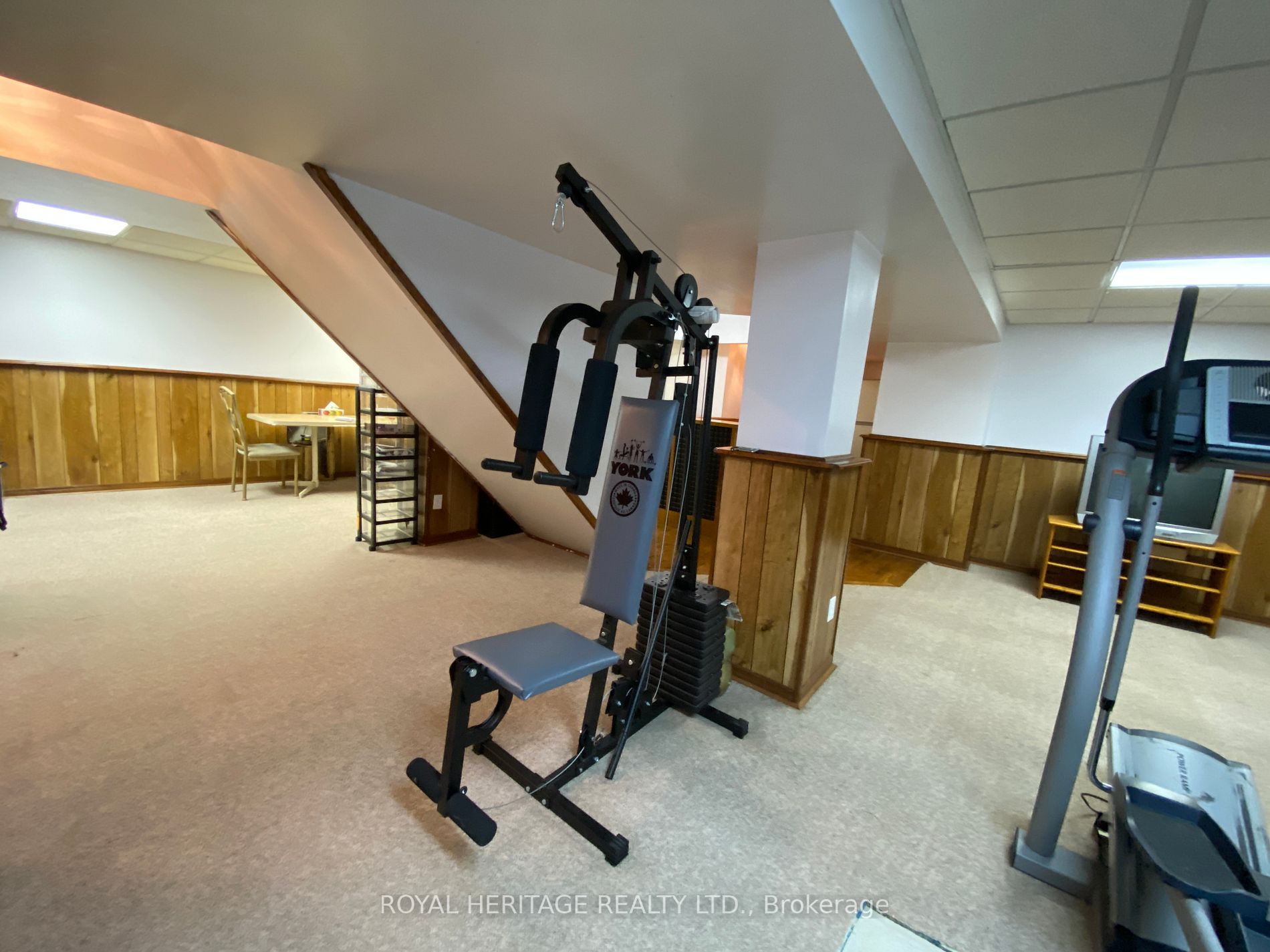 697 Layton Crt