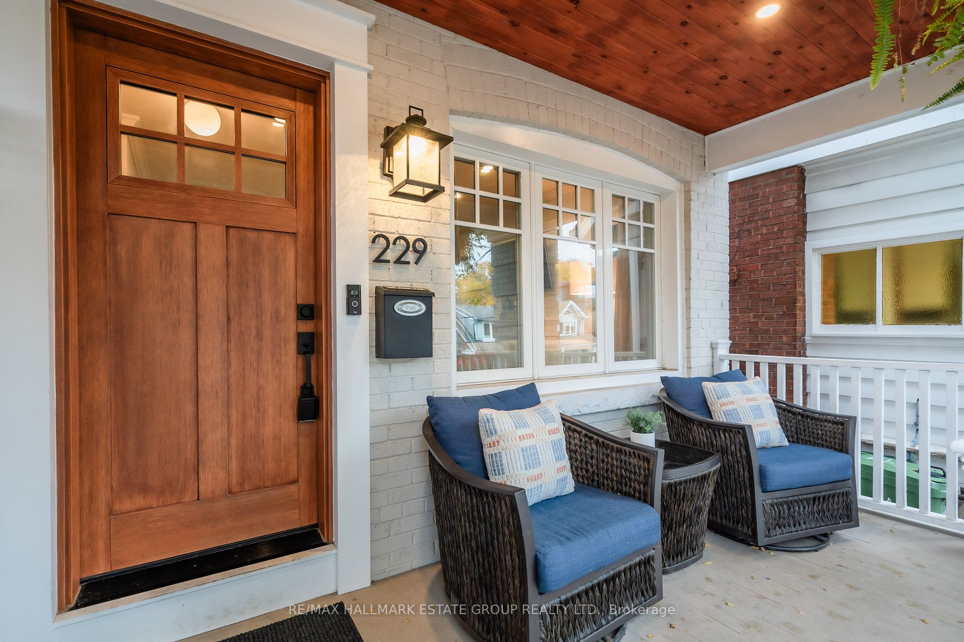 229 Lee Ave