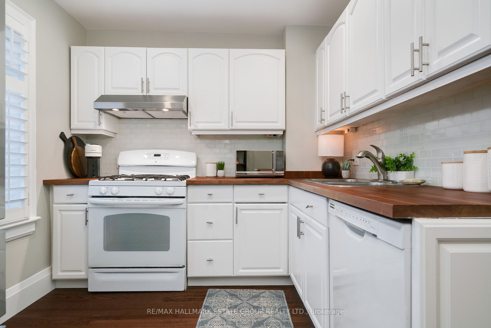 229 Lee Ave