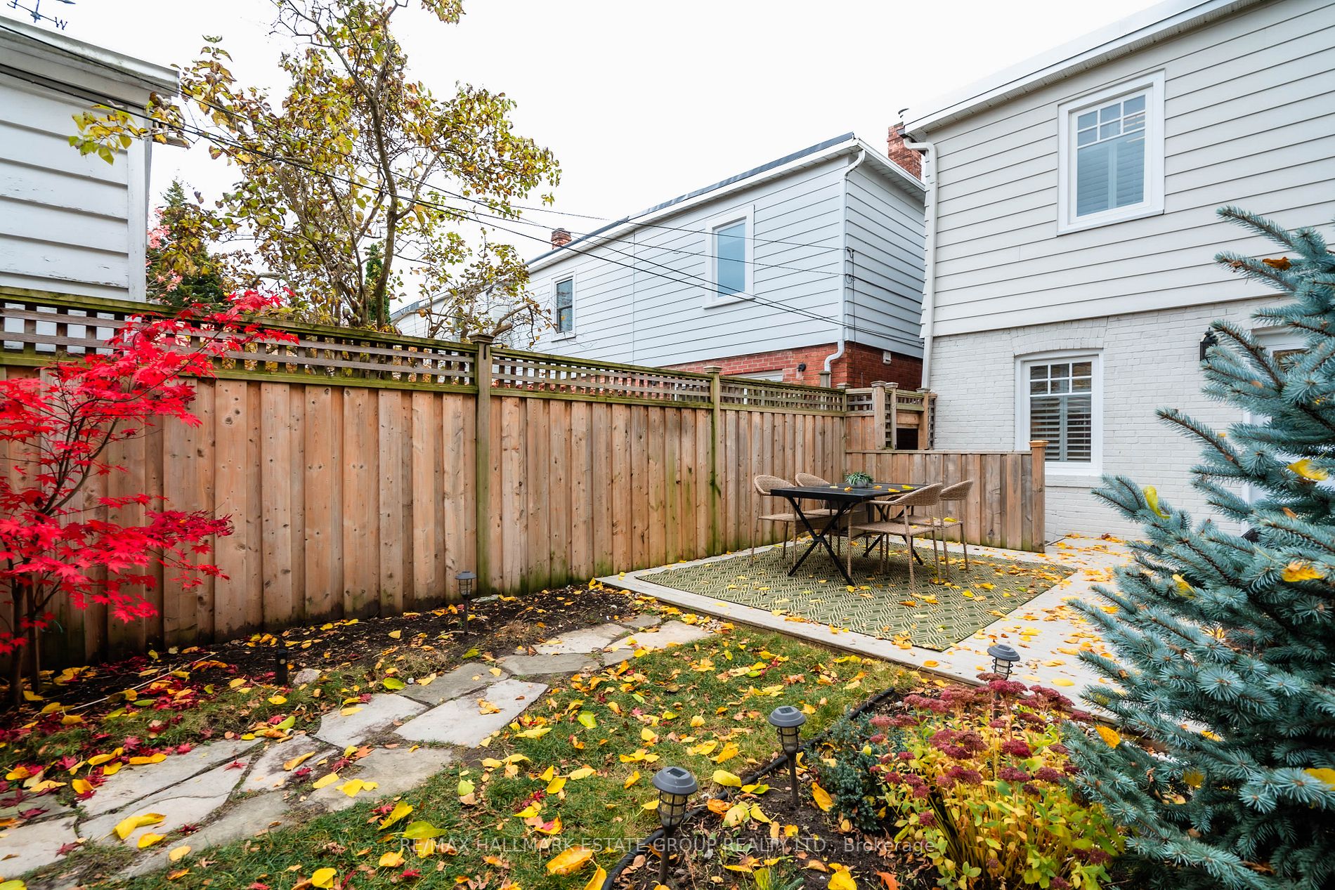 229 Lee Ave