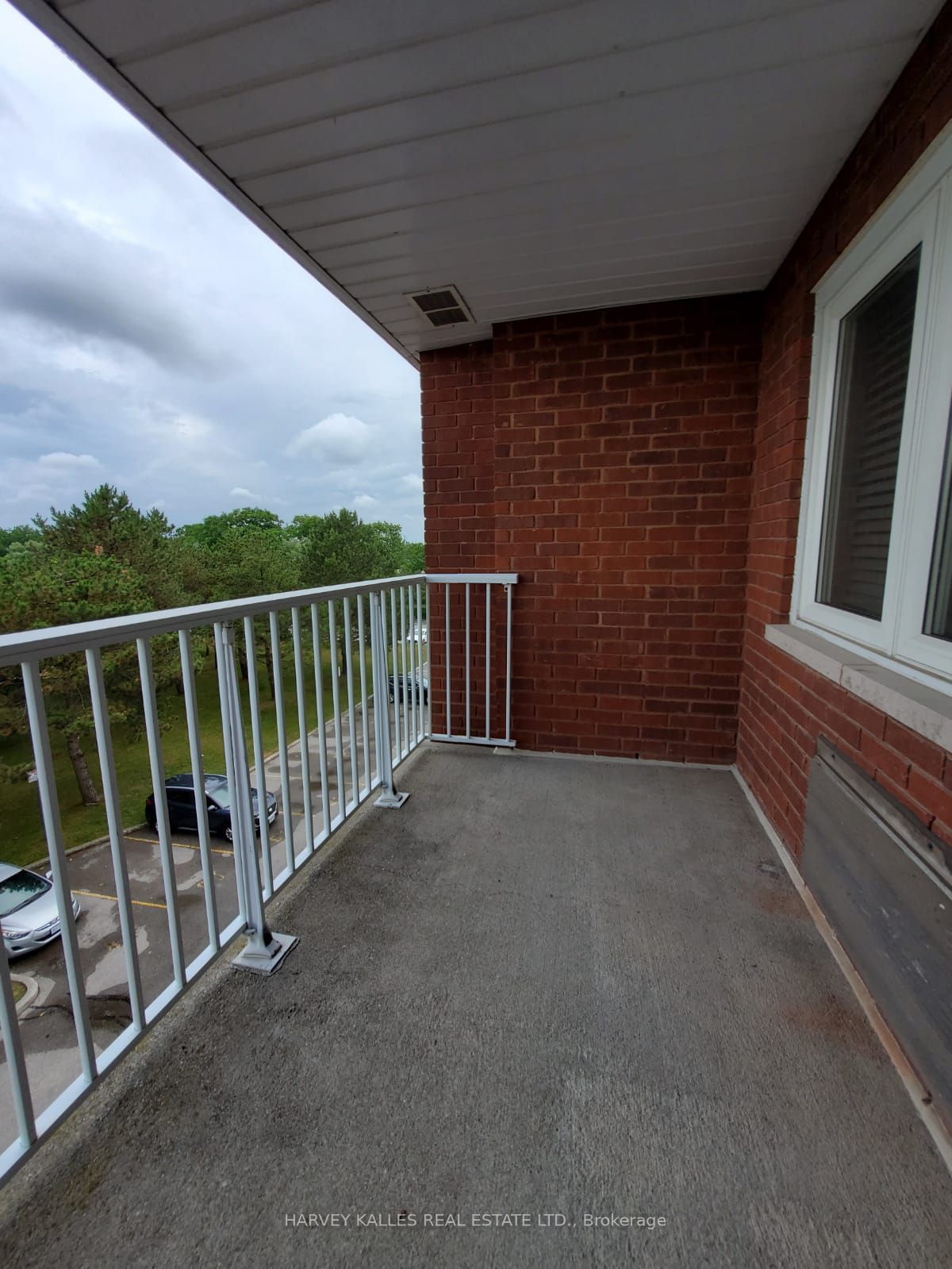 189 Lake Driveway Dr W, #402