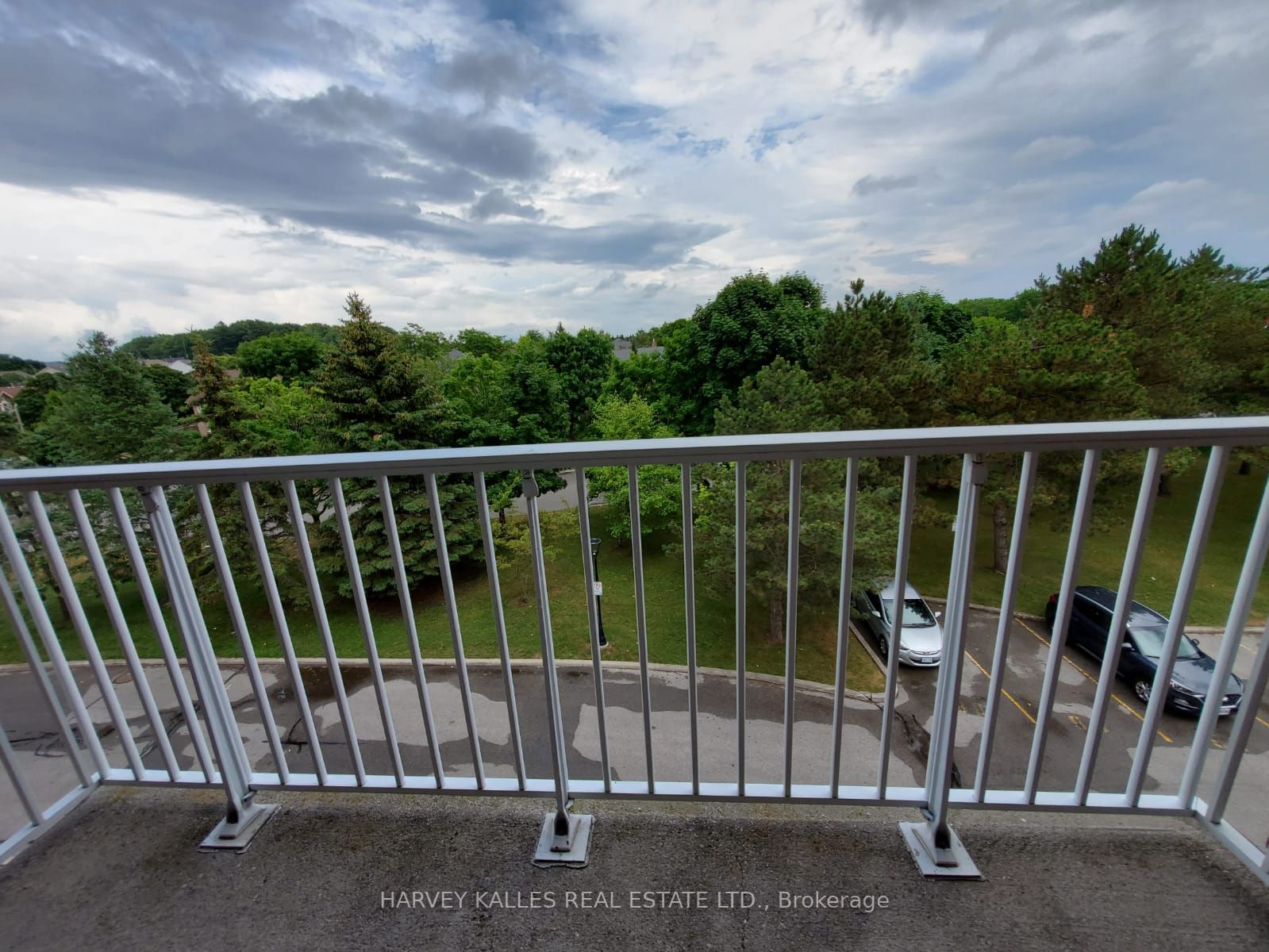 189 Lake Driveway Dr W, #402