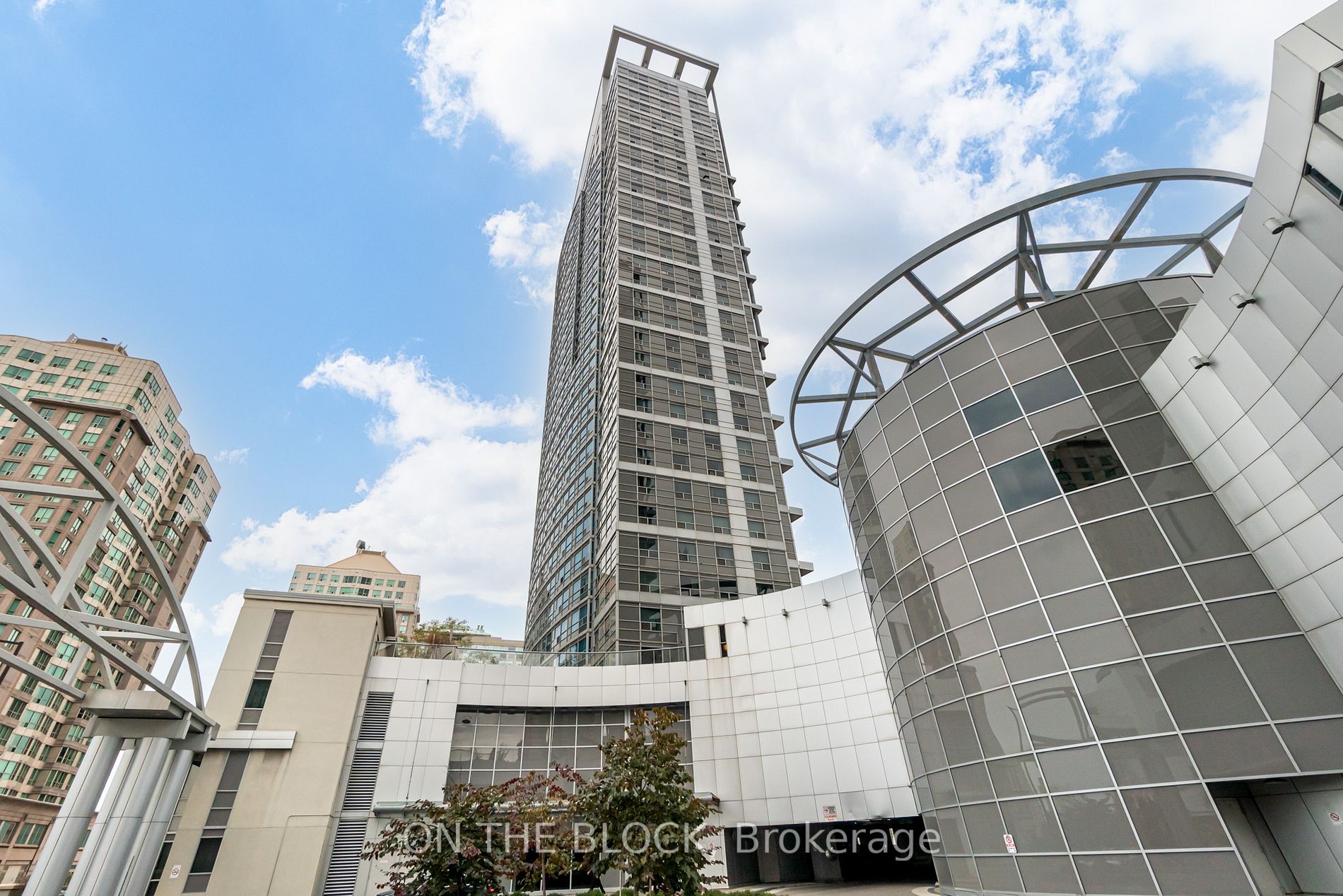 36 Lee Centre Drive, #1502
