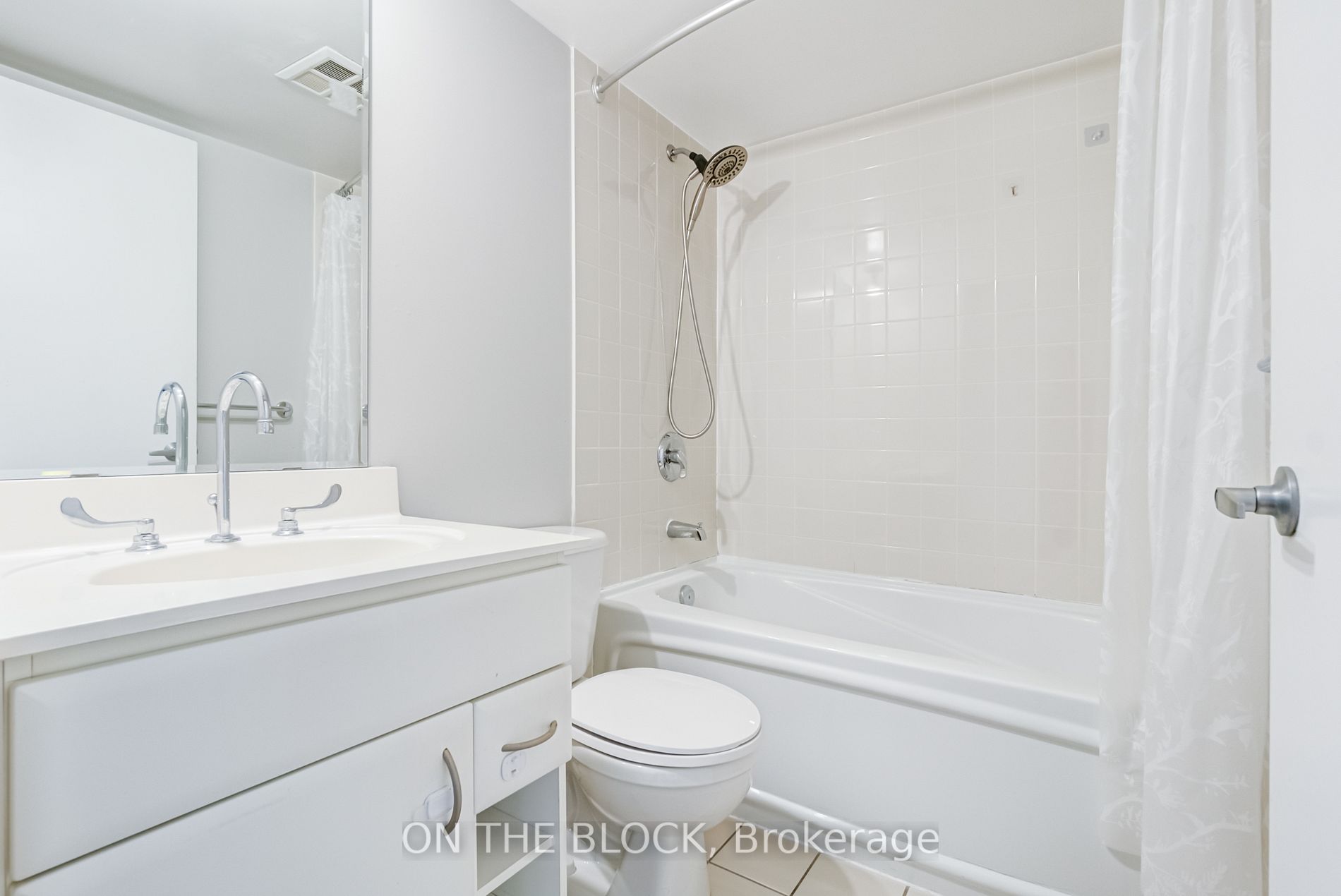 36 Lee Centre Drive, #1502