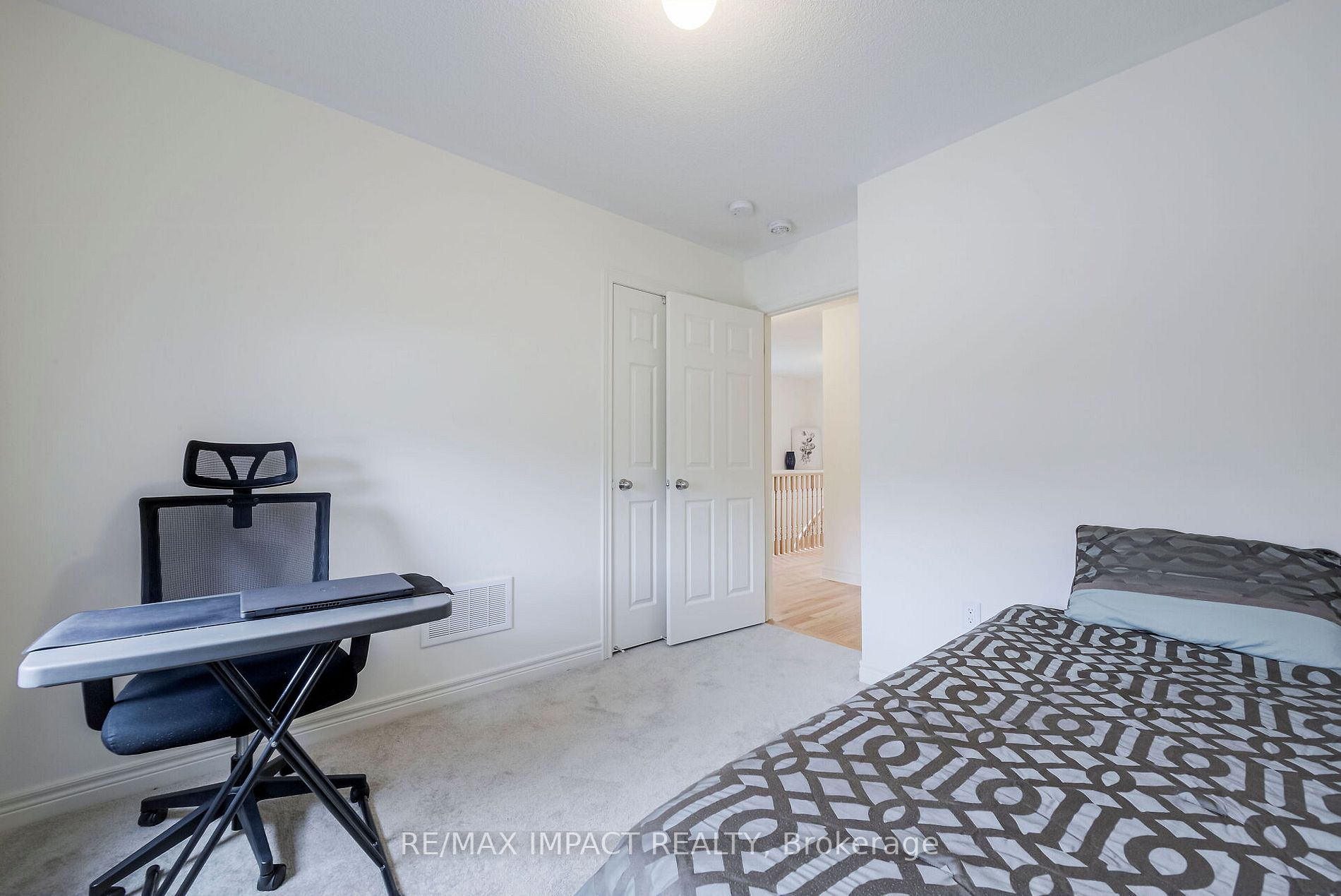 1211 Jim Brewster Circ