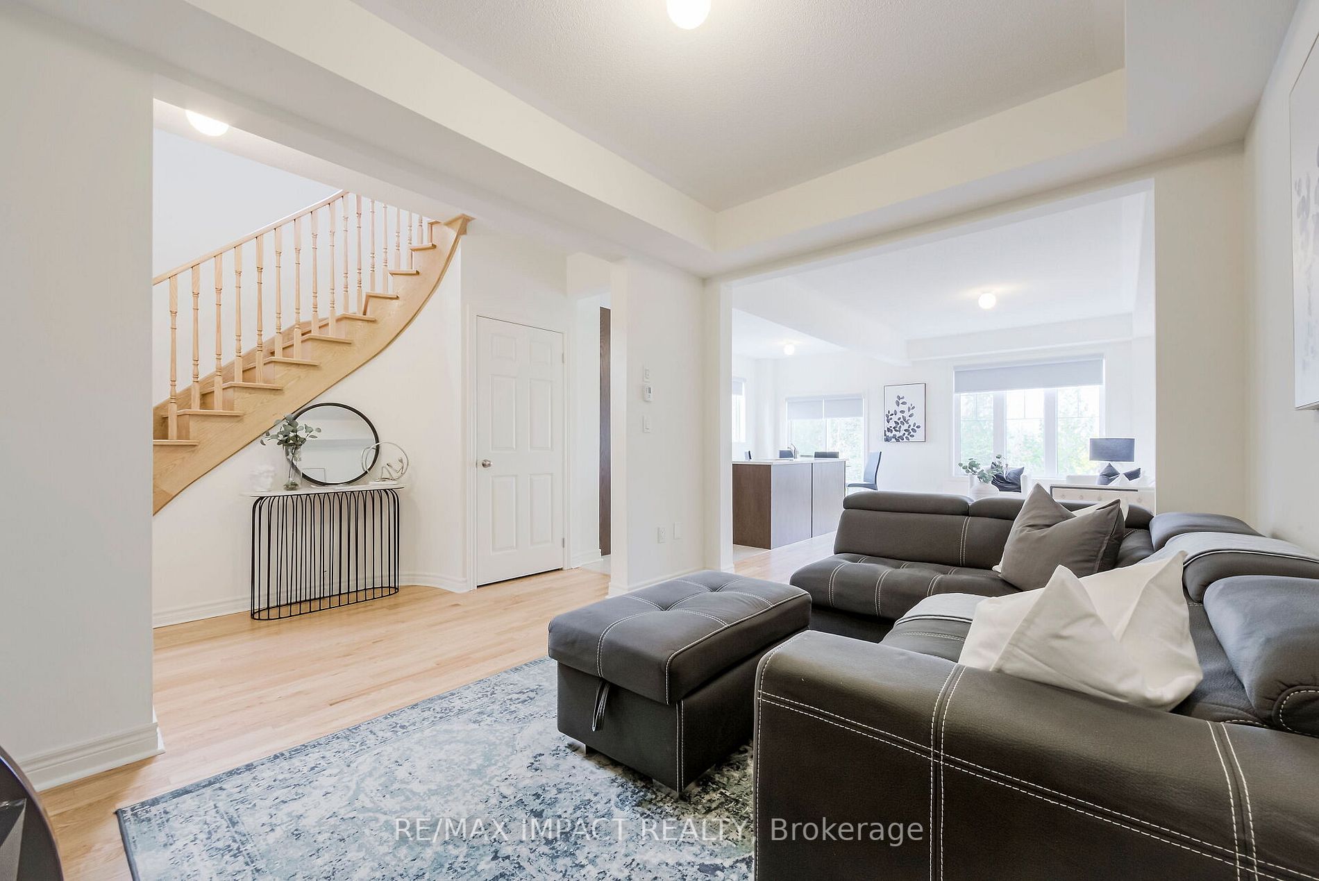 1211 Jim Brewster Circ