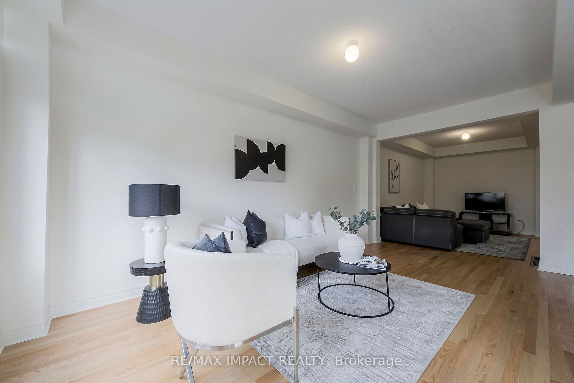 1211 Jim Brewster Circ