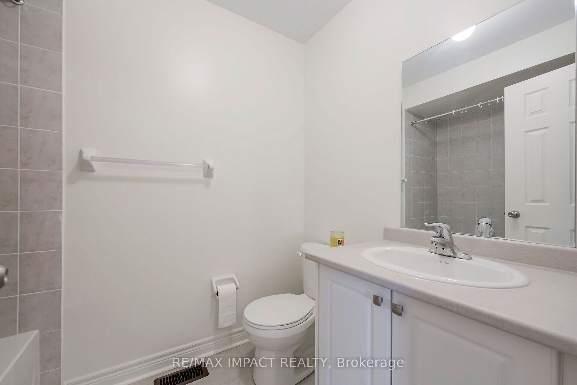 1211 Jim Brewster Circ