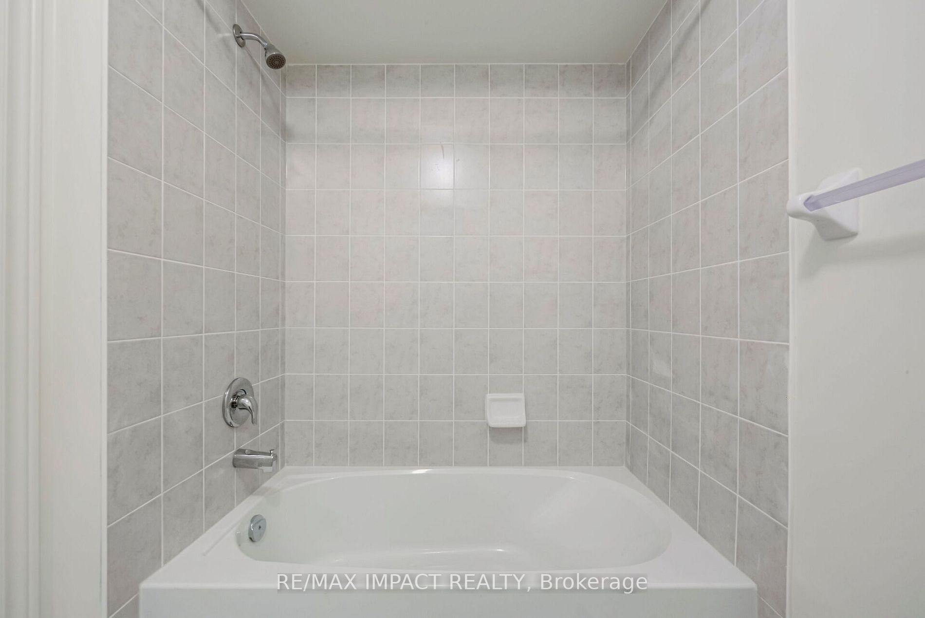 1211 Jim Brewster Circ