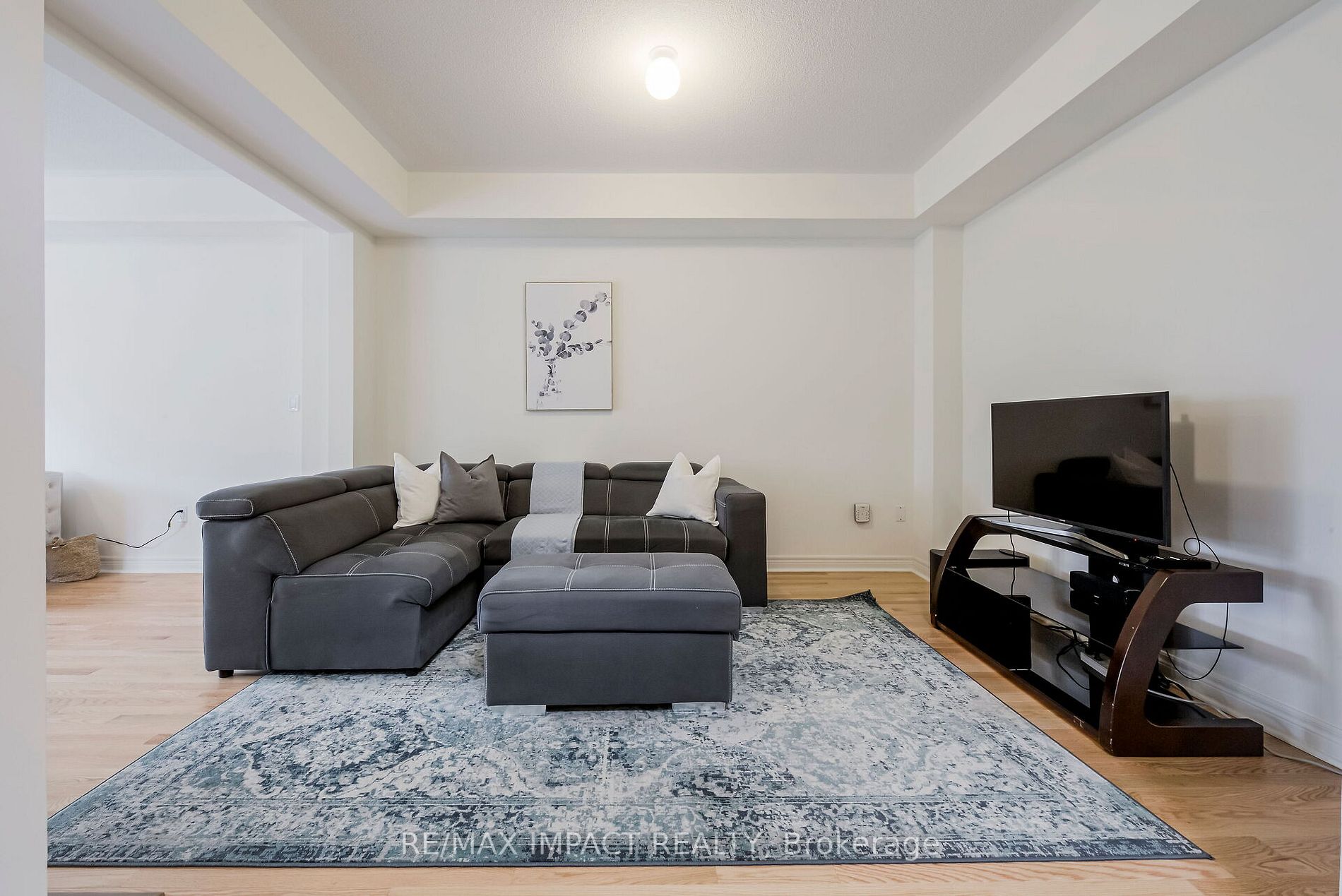 1211 Jim Brewster Circ