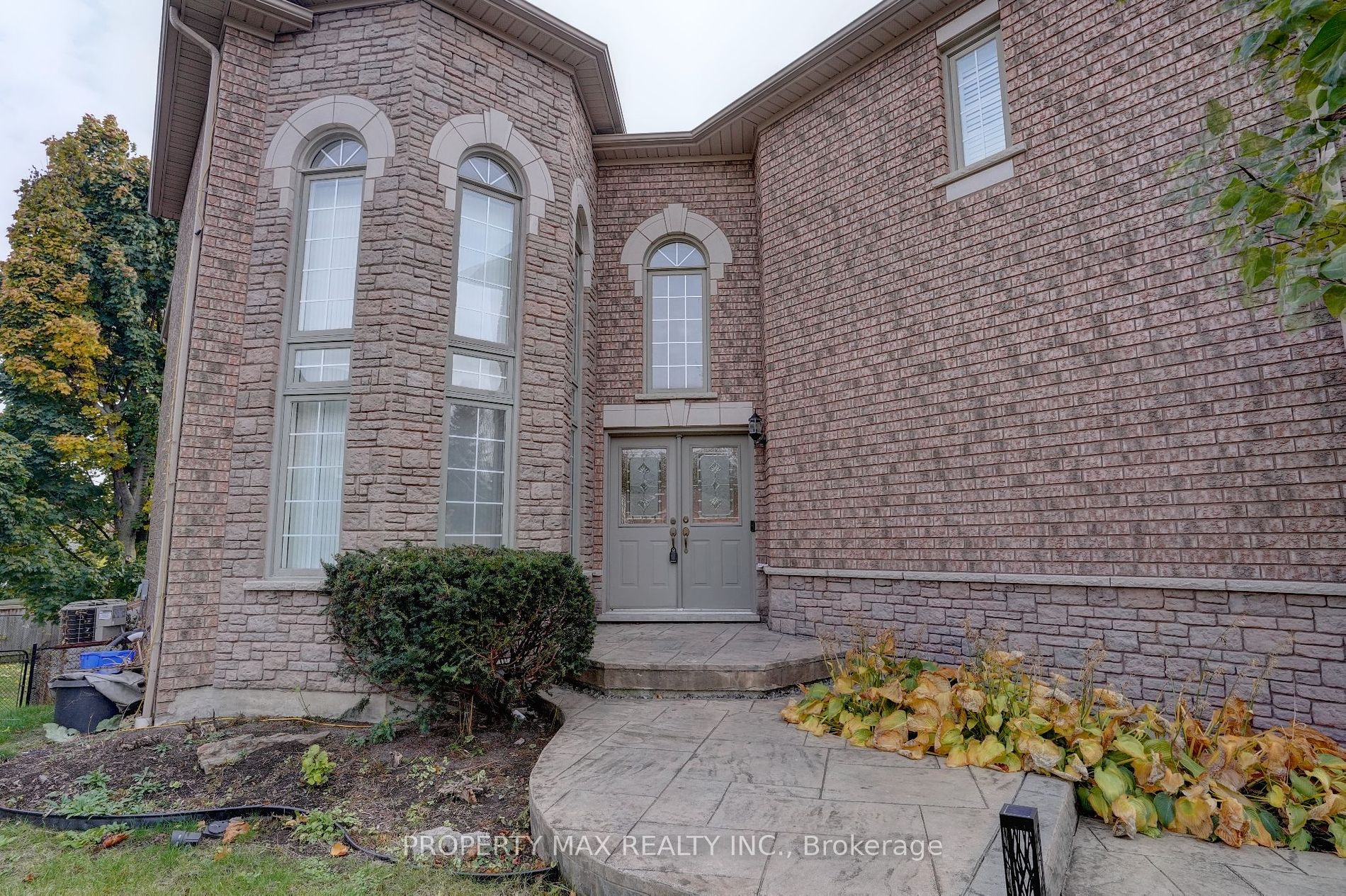 2357 Southcott Rd