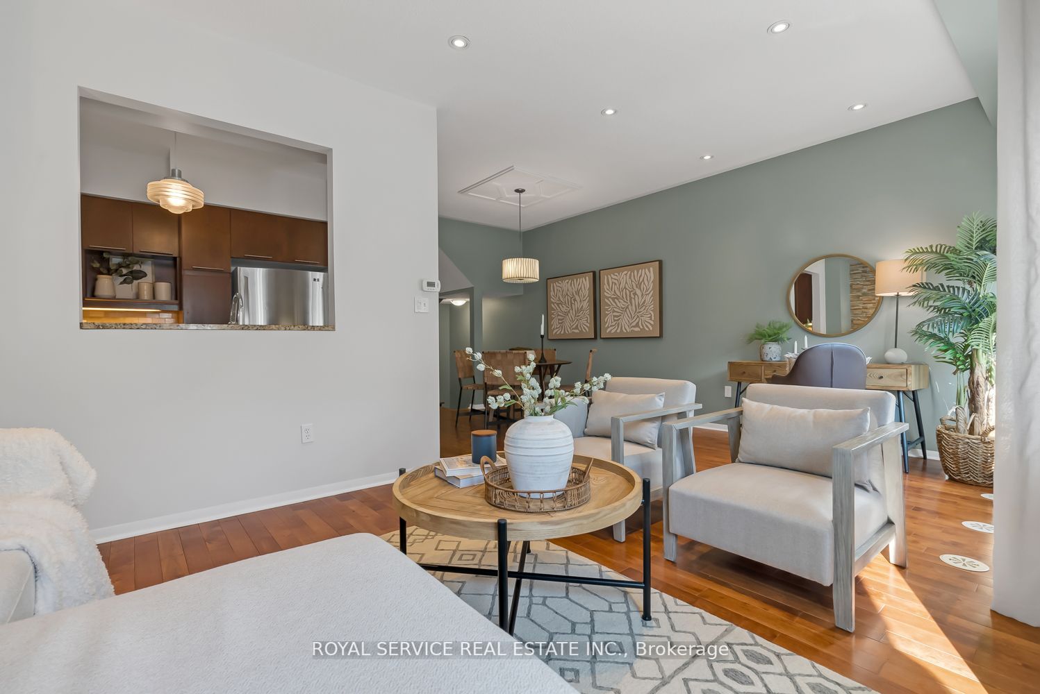 1250 St.Martins Dr, #102