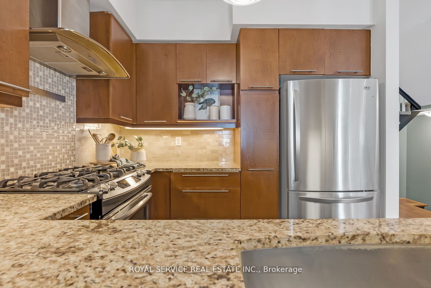 1250 St.Martins Dr, #102